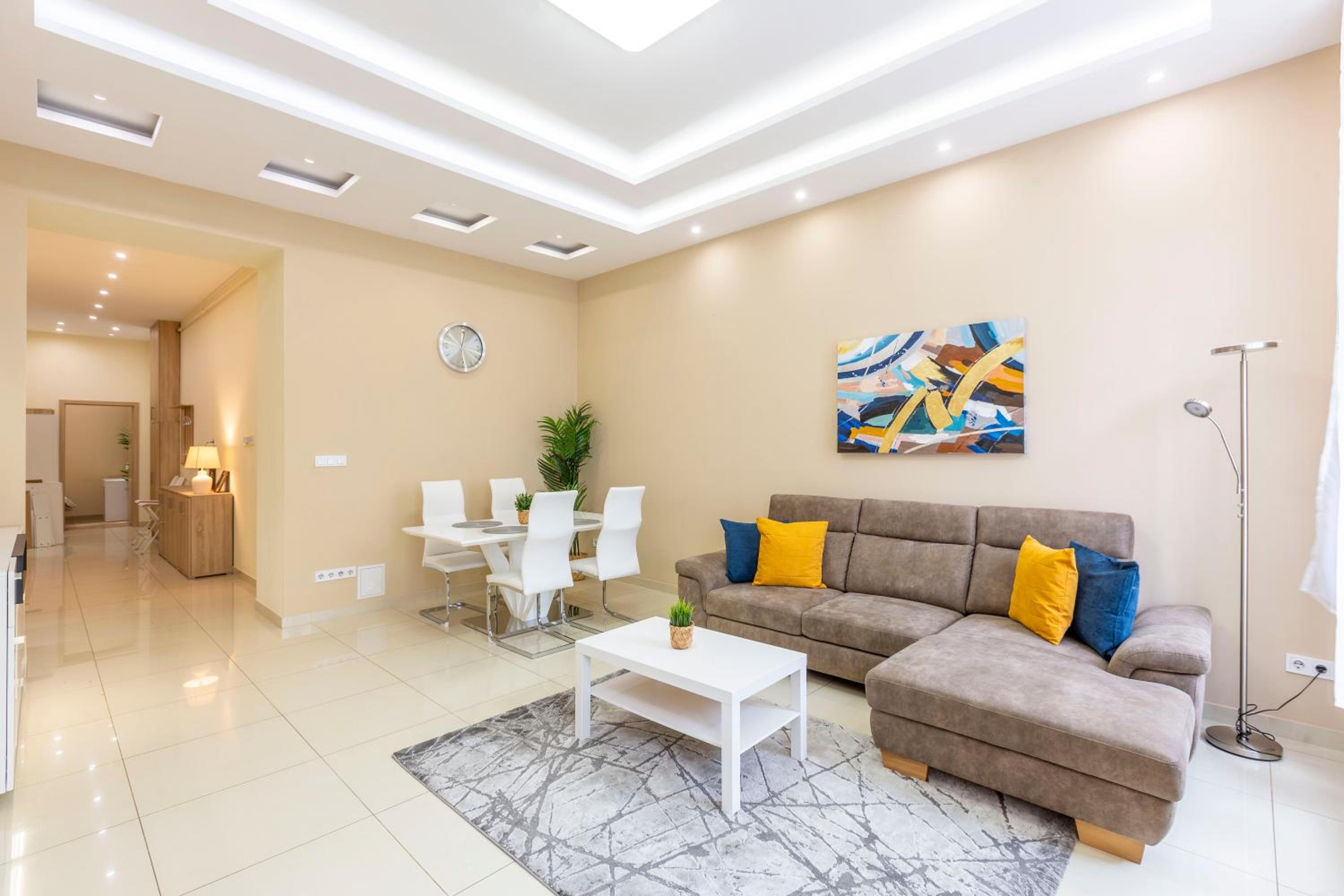 Spacious Bajcsy Residence in the heart of Budapest view 2