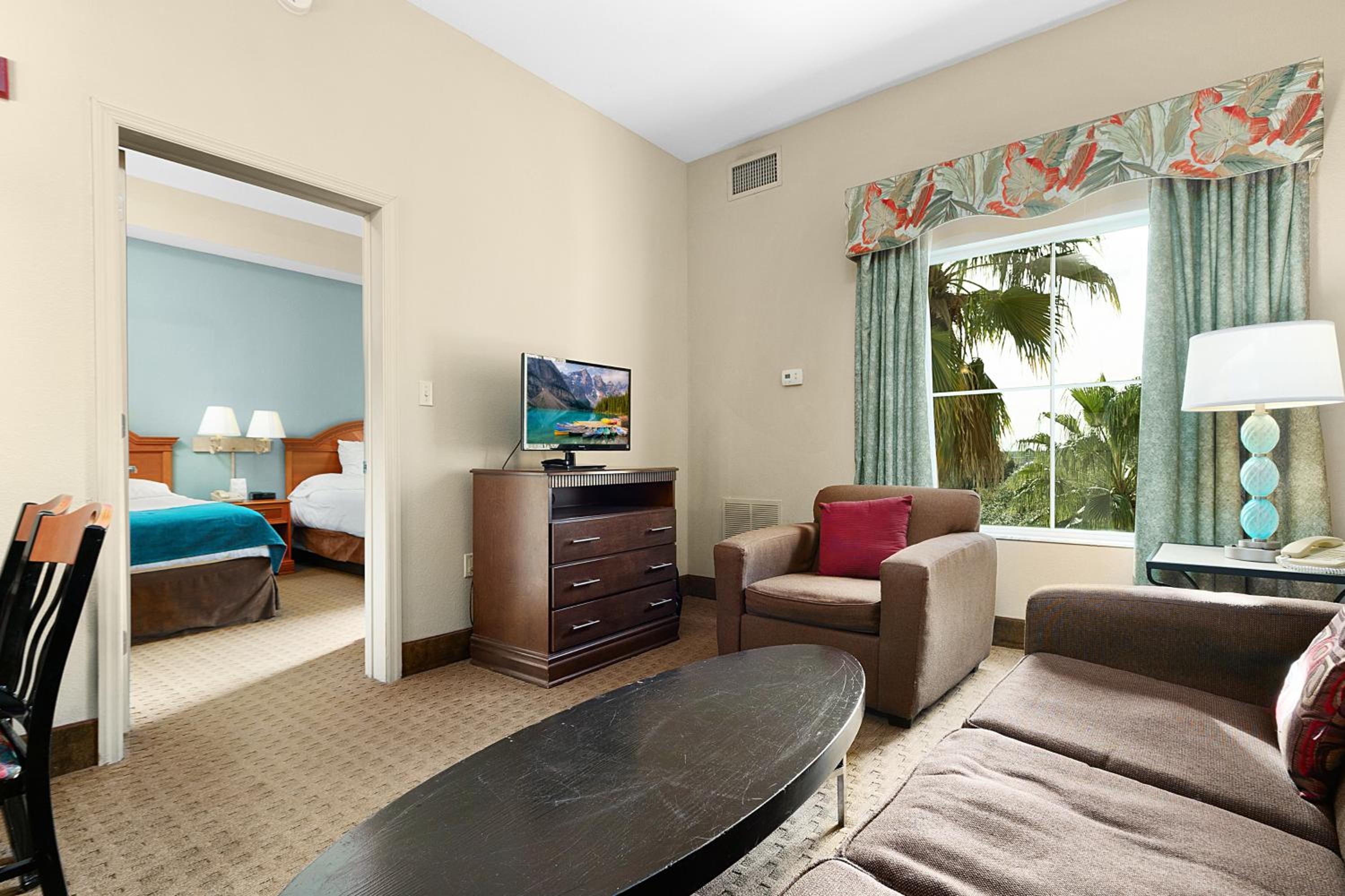 Resort Family Suite near Disney Pool view Free parks shuttle