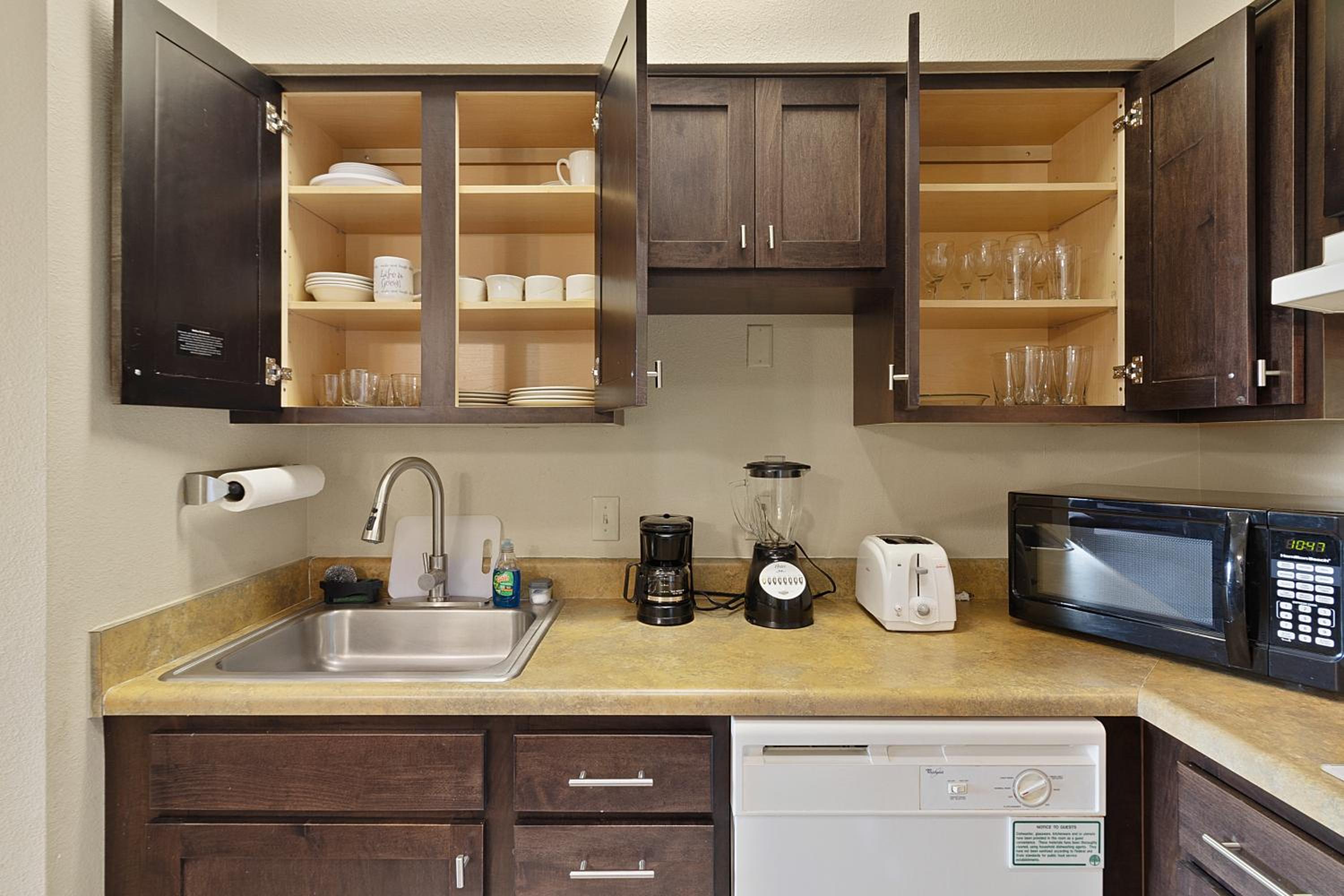 Resort Family Suite near Disney Pool view Free parks shuttle
