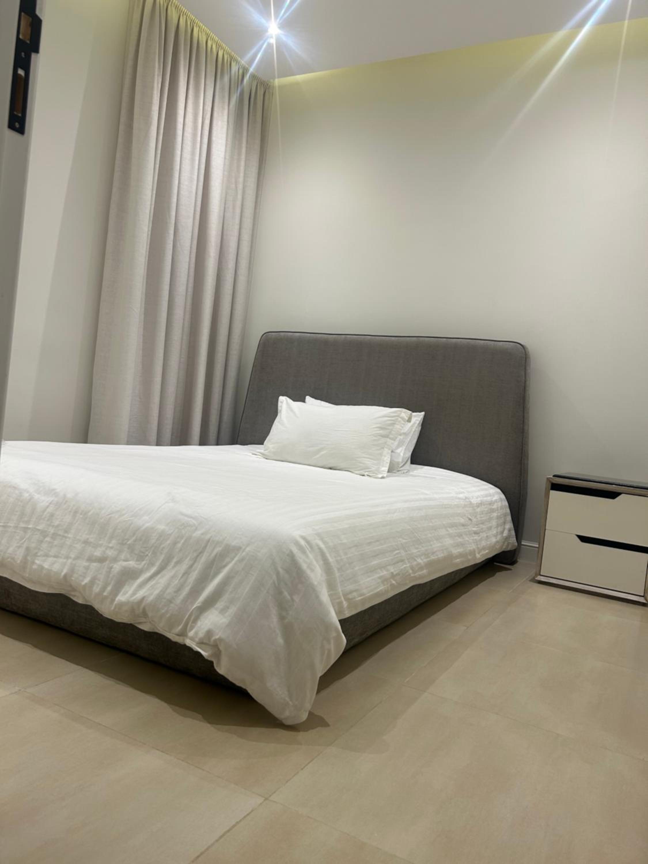 Luxurious apartment with a hall and 3 bedrooms with self-entry