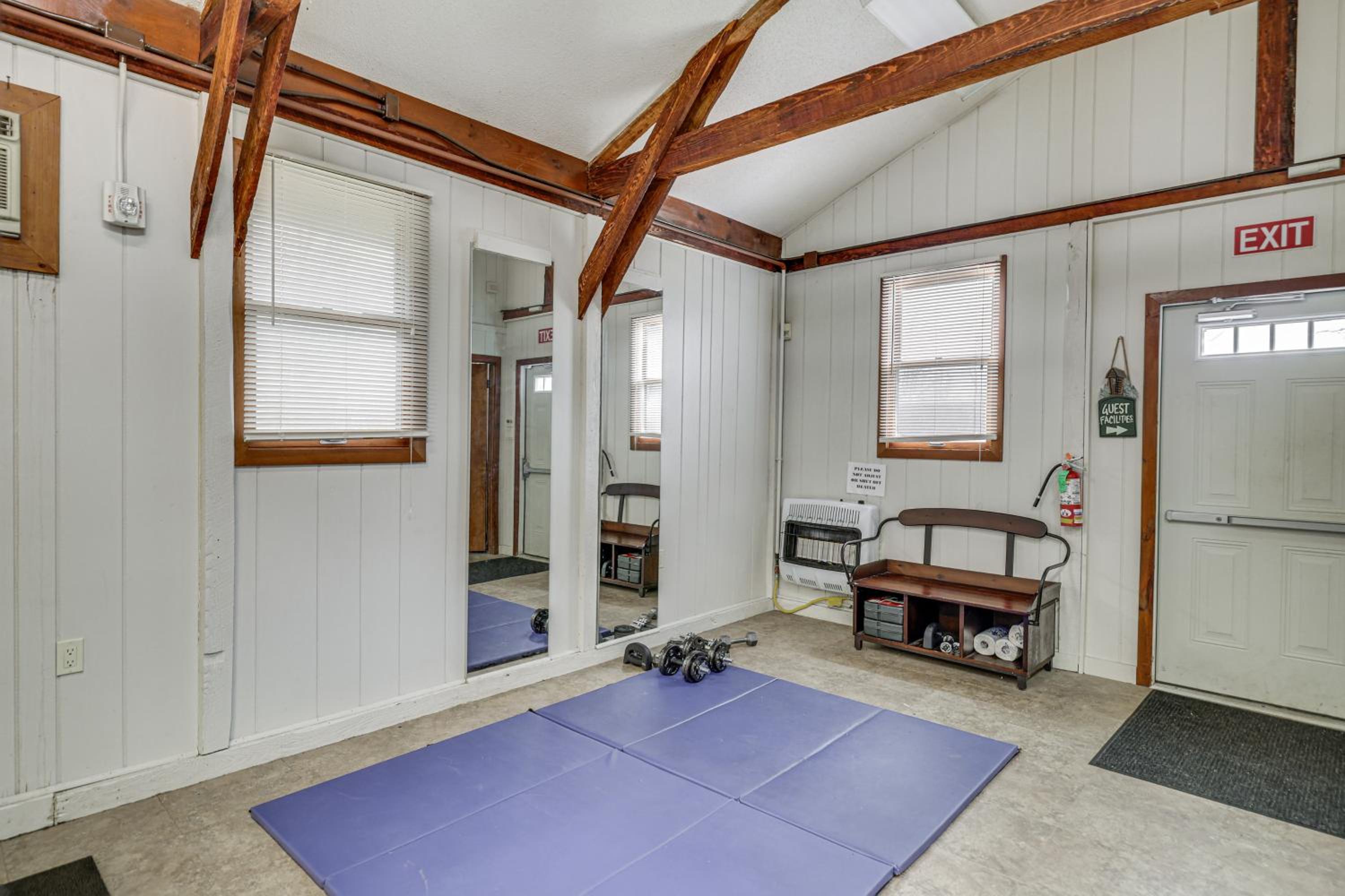 Cozy Lake Wallenpaupack Cabin with Community Perks