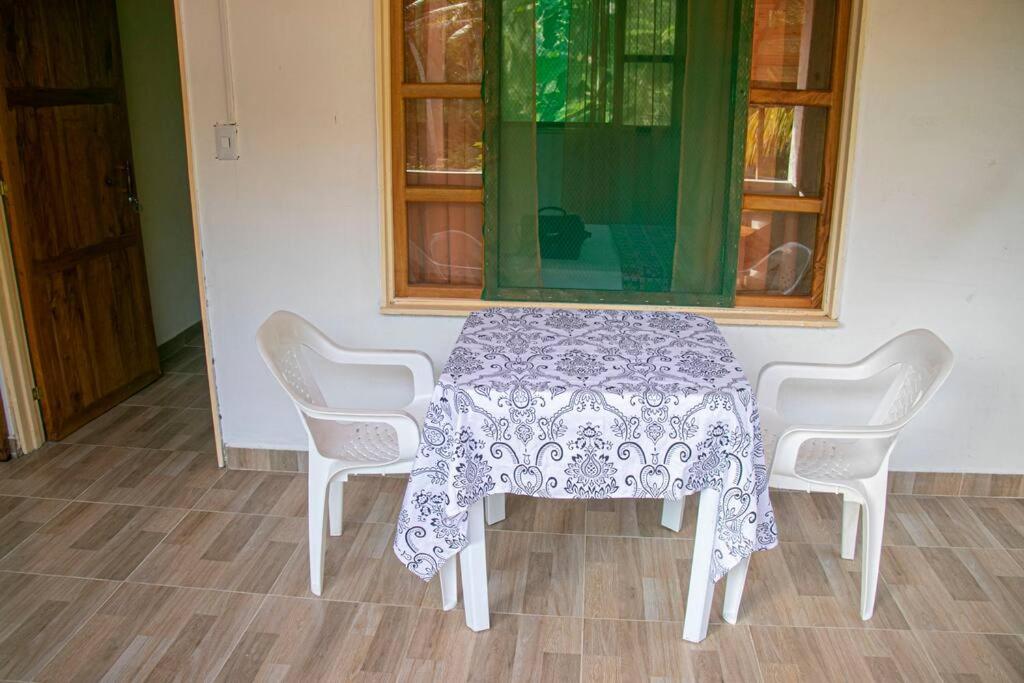 Palm House Getaway-150 m to sea