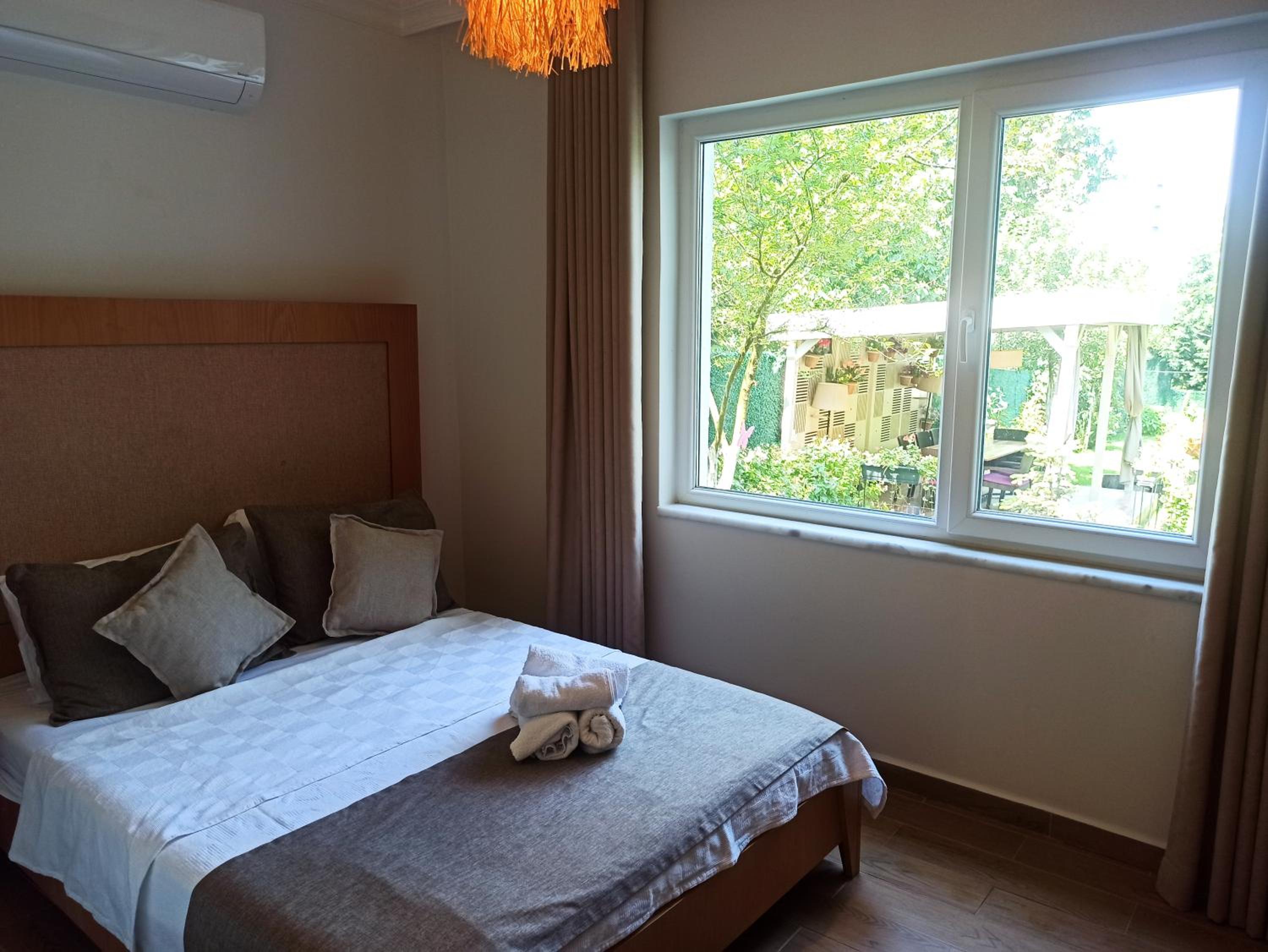 Muhafazakar,havuzlu,müstakil bahçeli Villa 12-16 Kişilik view 4