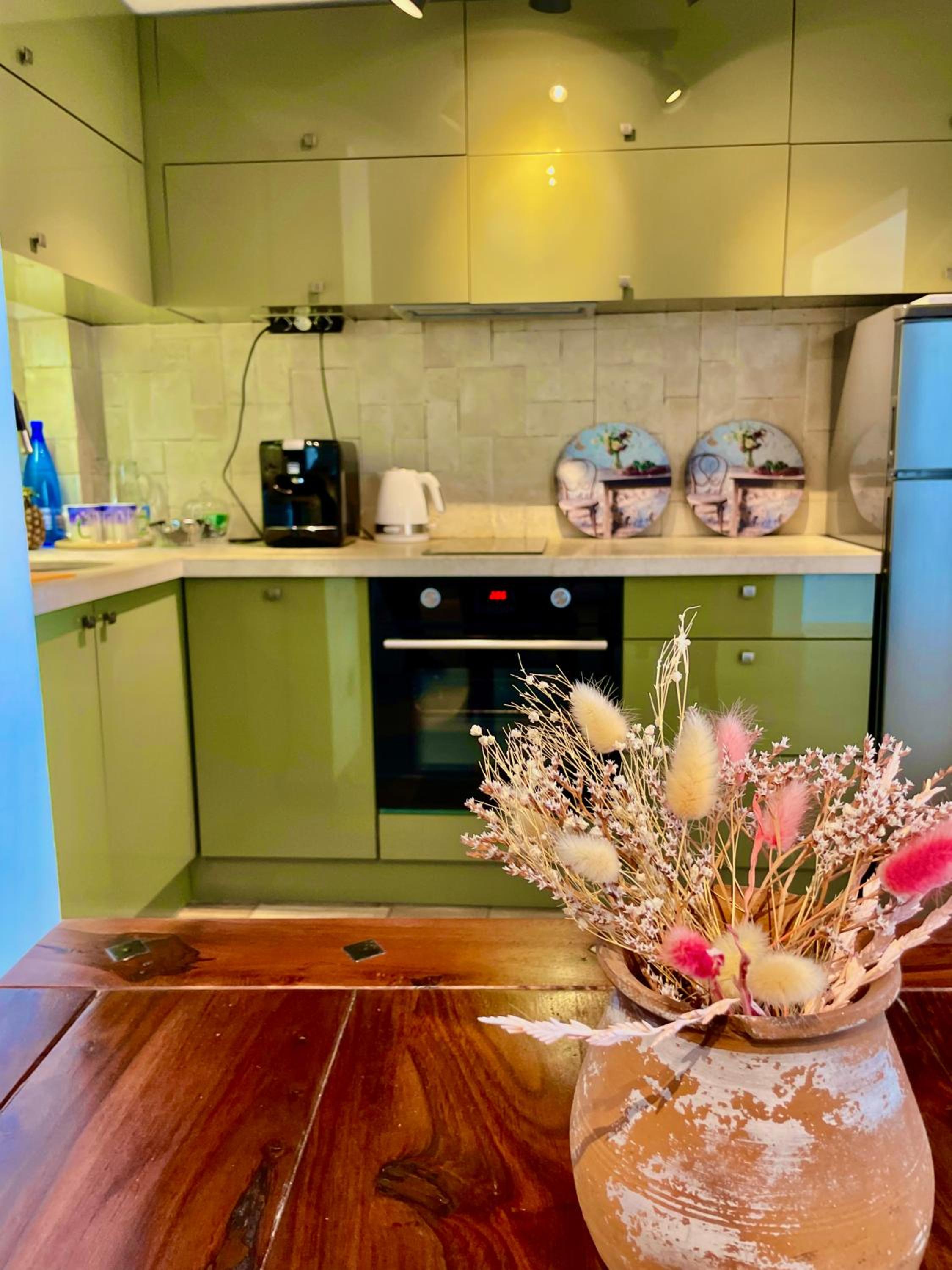 Art Luxury Apartment - central, metro to airport