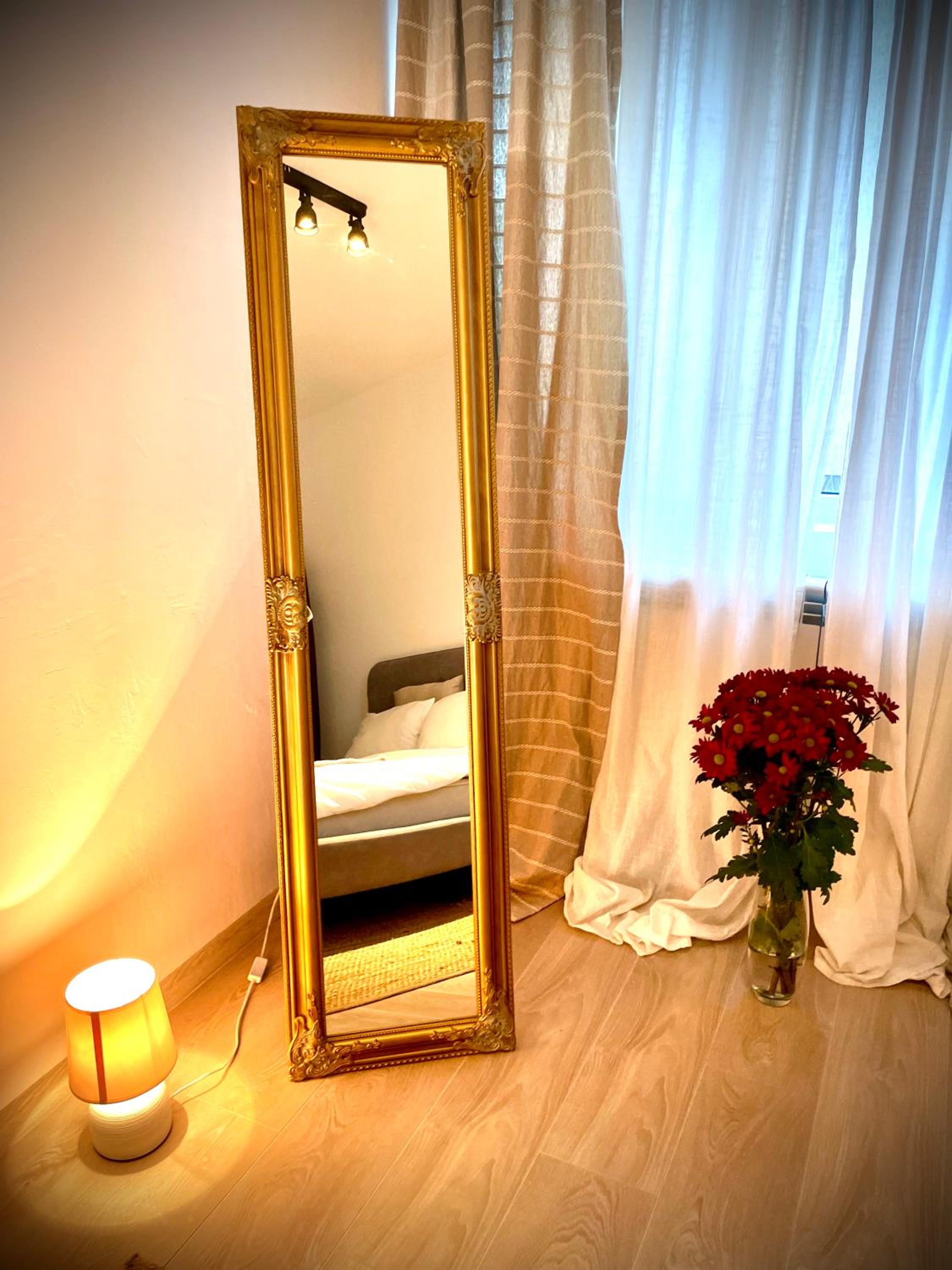 Art Luxury Apartment - central, metro to airport