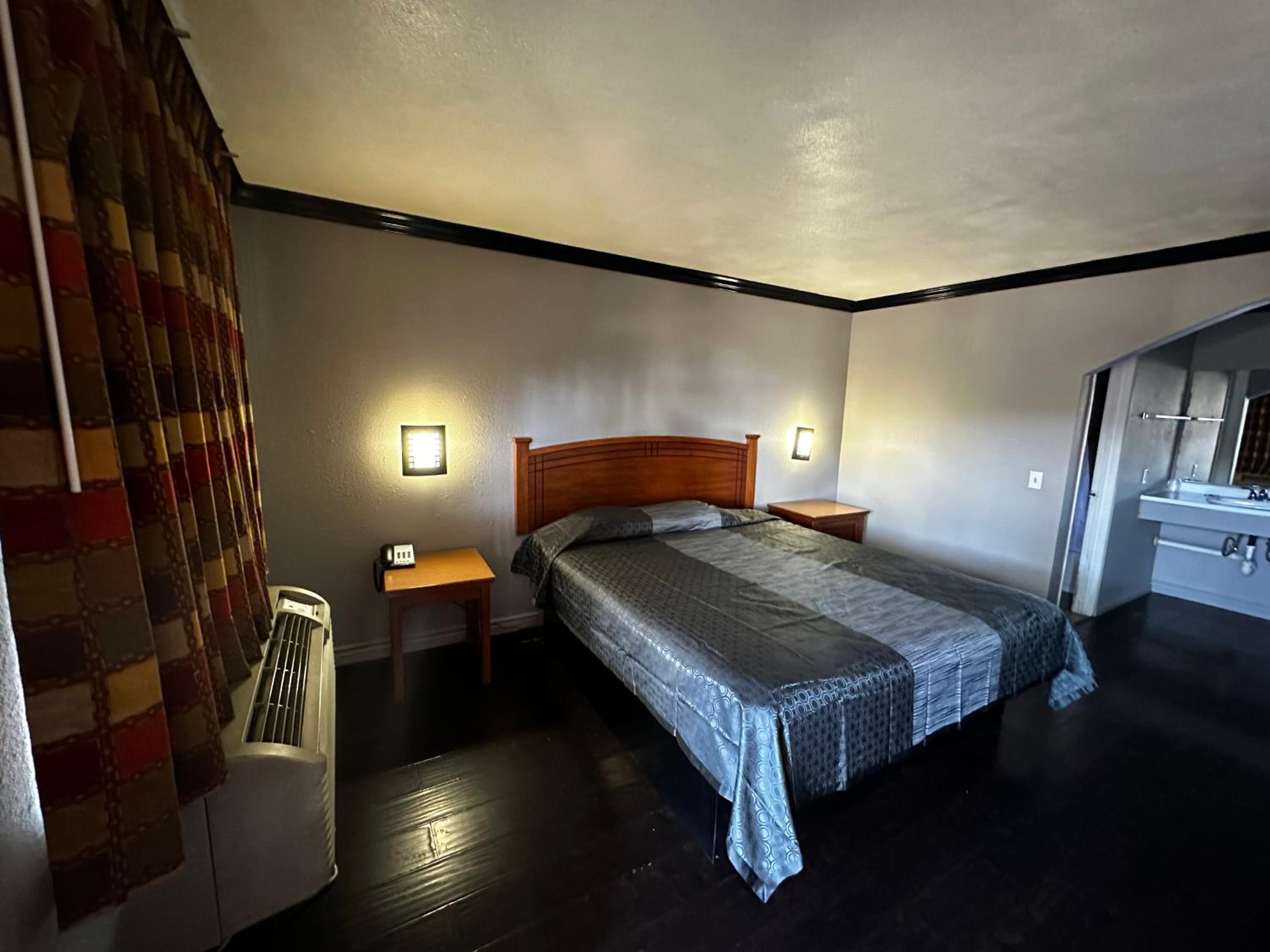 Sunpark Inn & Suites