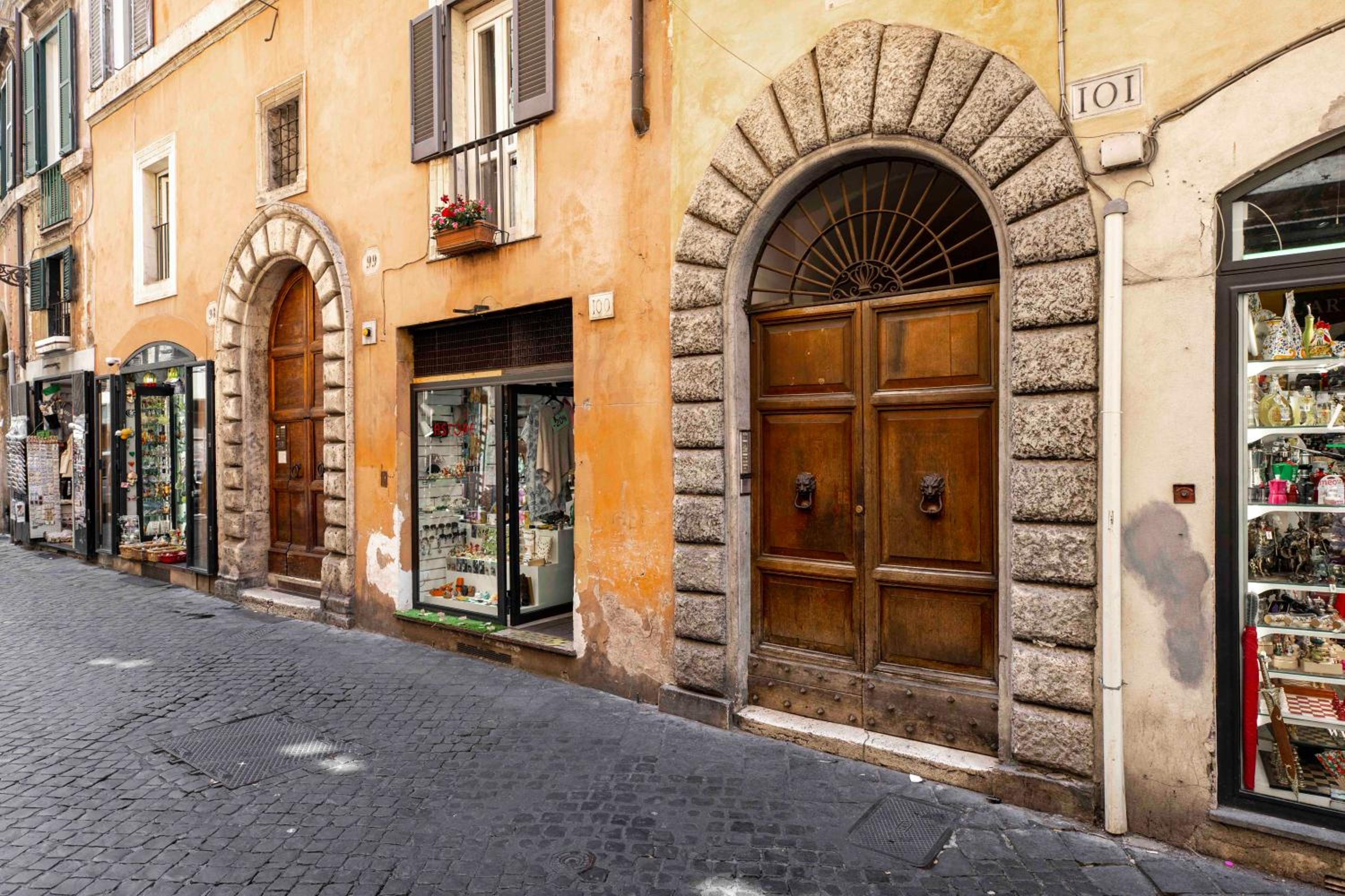 Home at Rome Luxury Navona Guest House 2