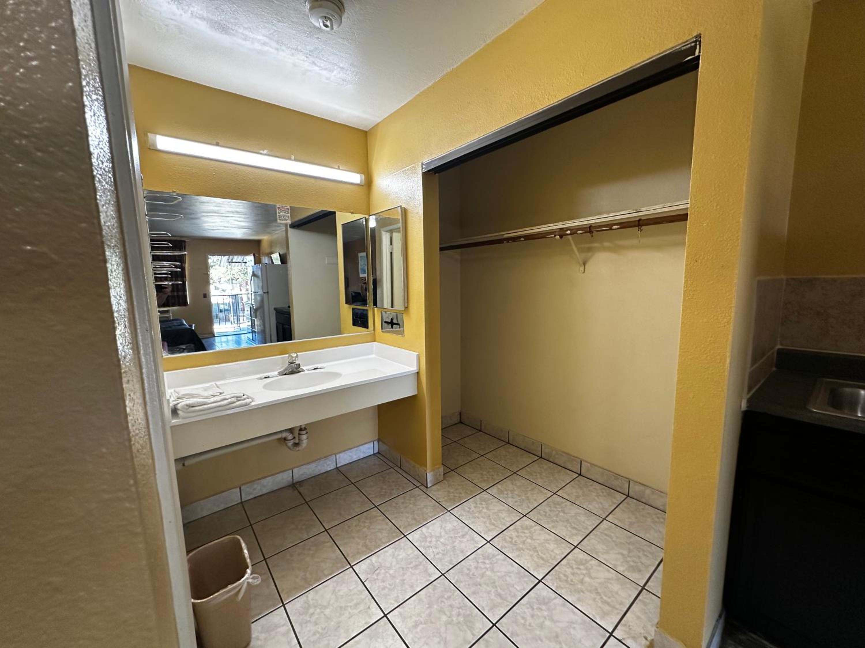 Sunpark Inn & Suites