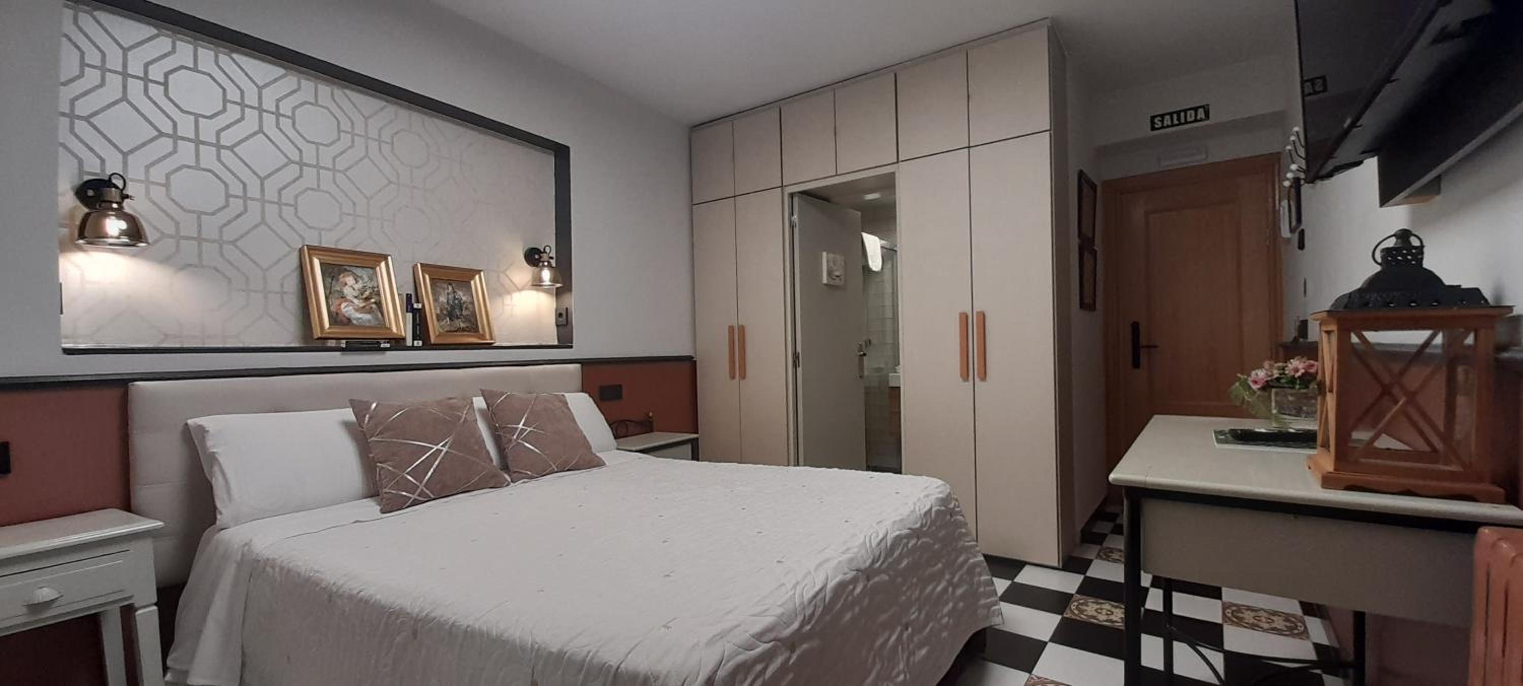 Hostal El Lechuguero view 3