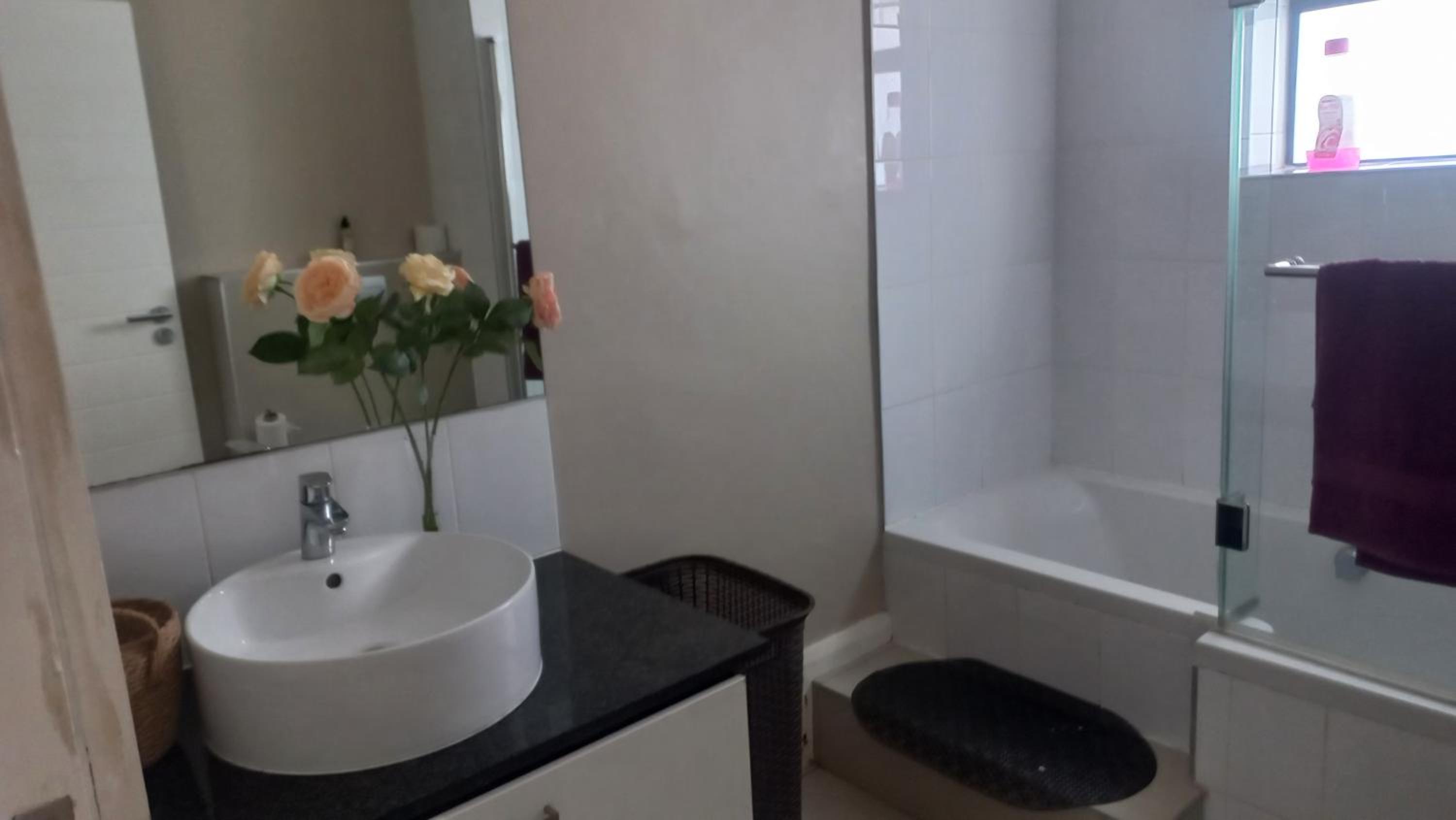 2 bedroom morden apartment