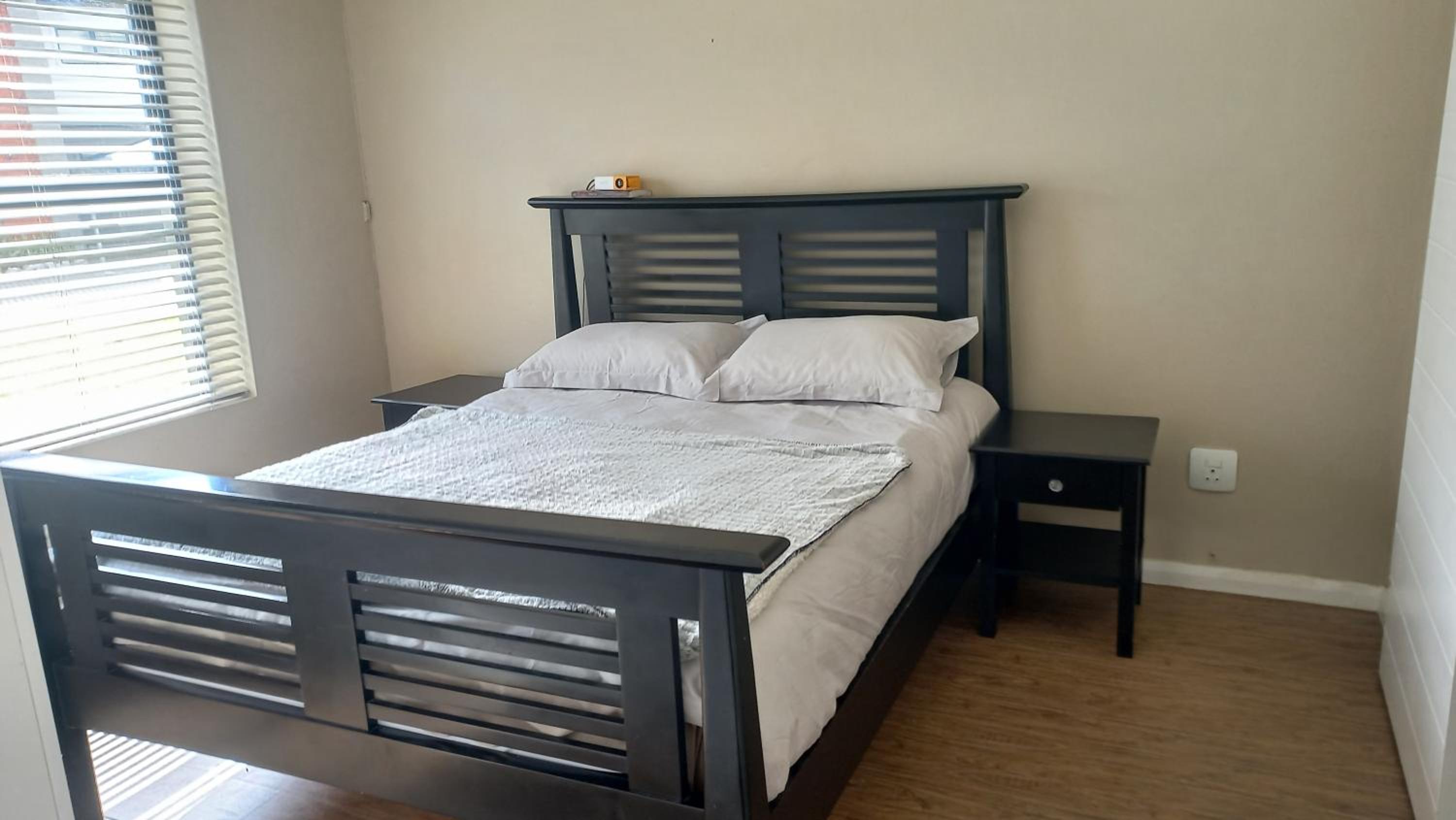 2 bedroom morden apartment