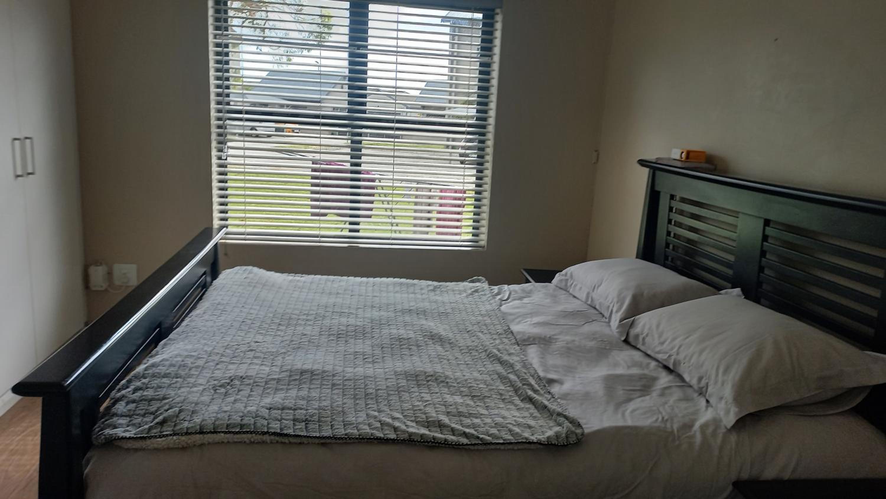 2 bedroom morden apartment