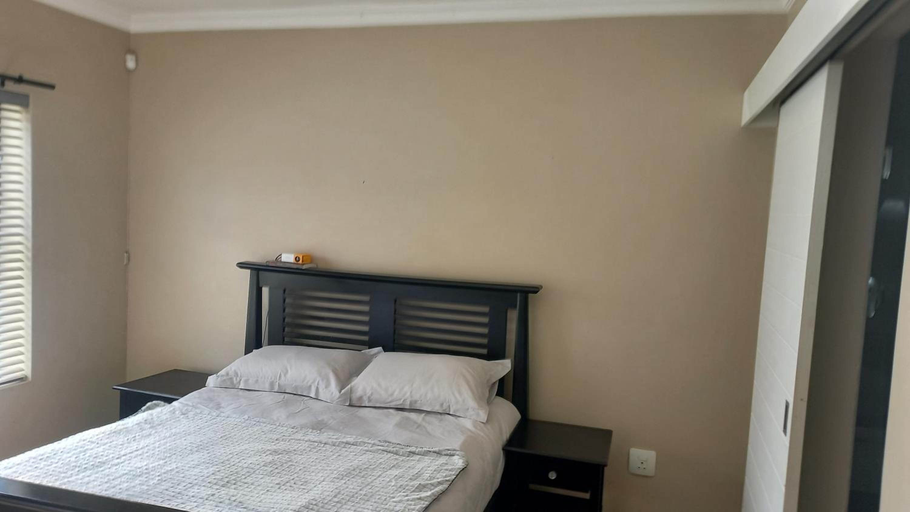 2 bedroom morden apartment