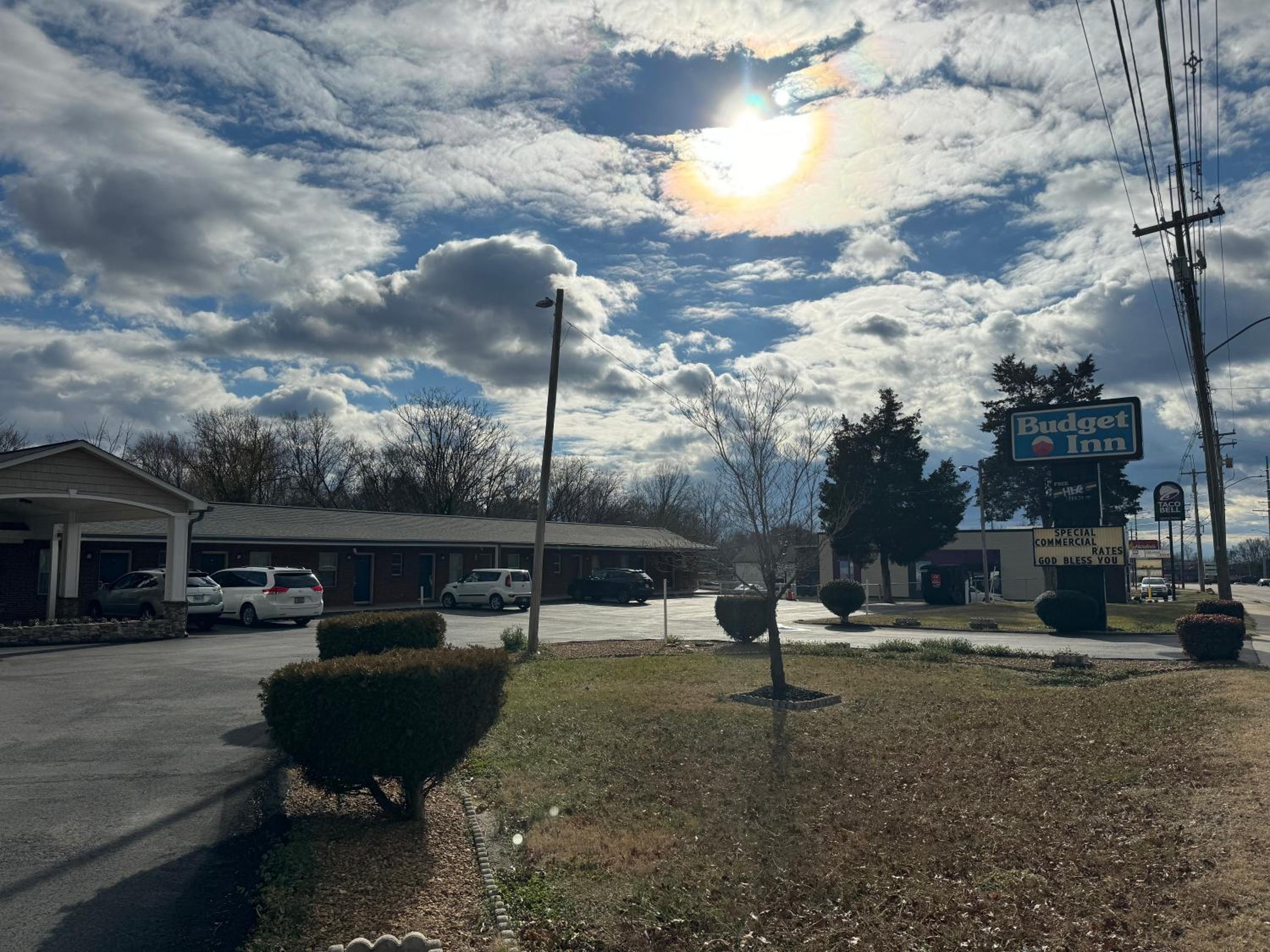 Danville Vacations - Budget Inn Danville - Property Image 11