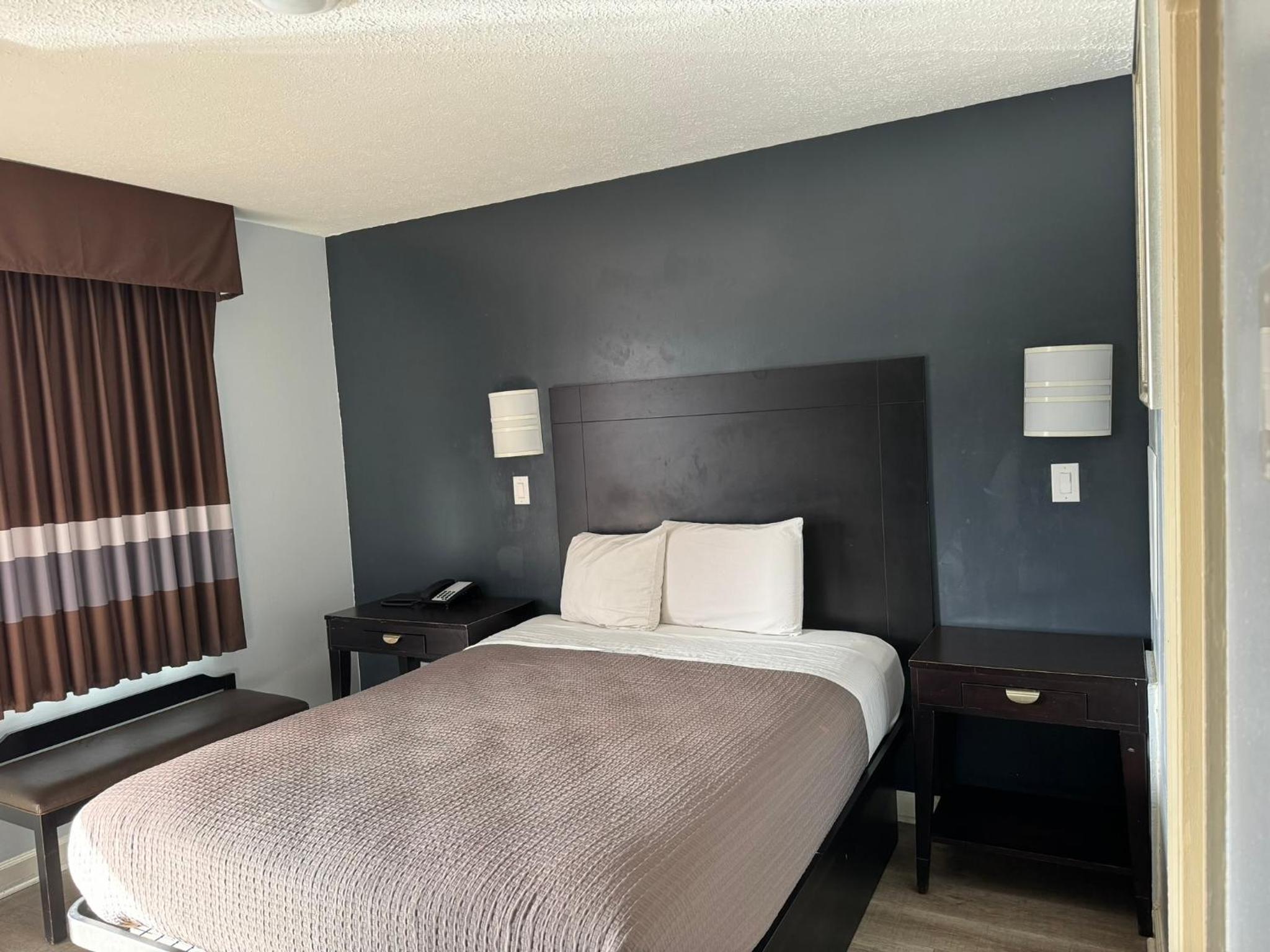 Danville Vacations - Budget Inn Danville - Property Image 2