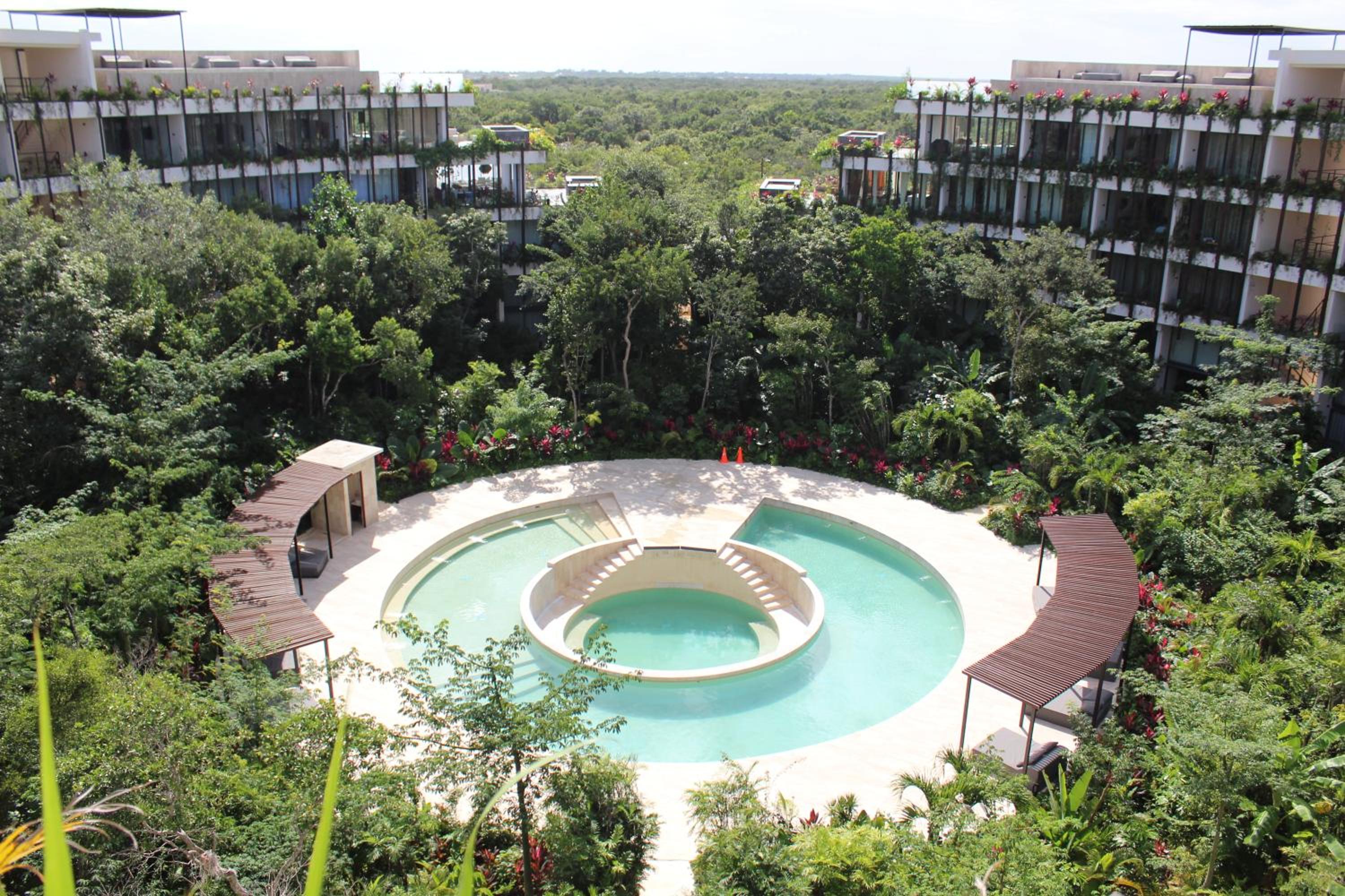Temple Paradise Luxury Suites 6 Min From Beach view 2