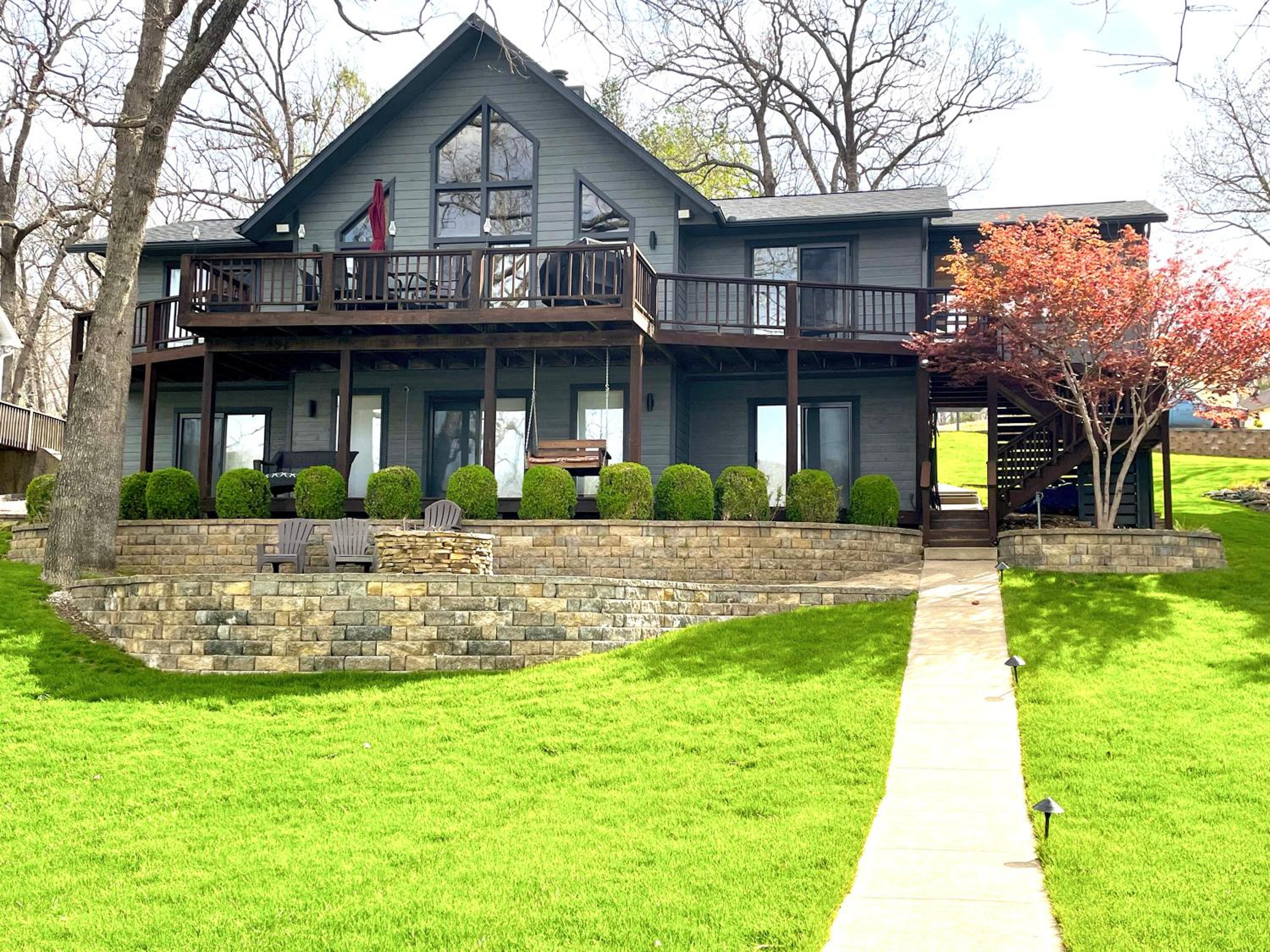 Spacious modern lake house in quite cove view 2