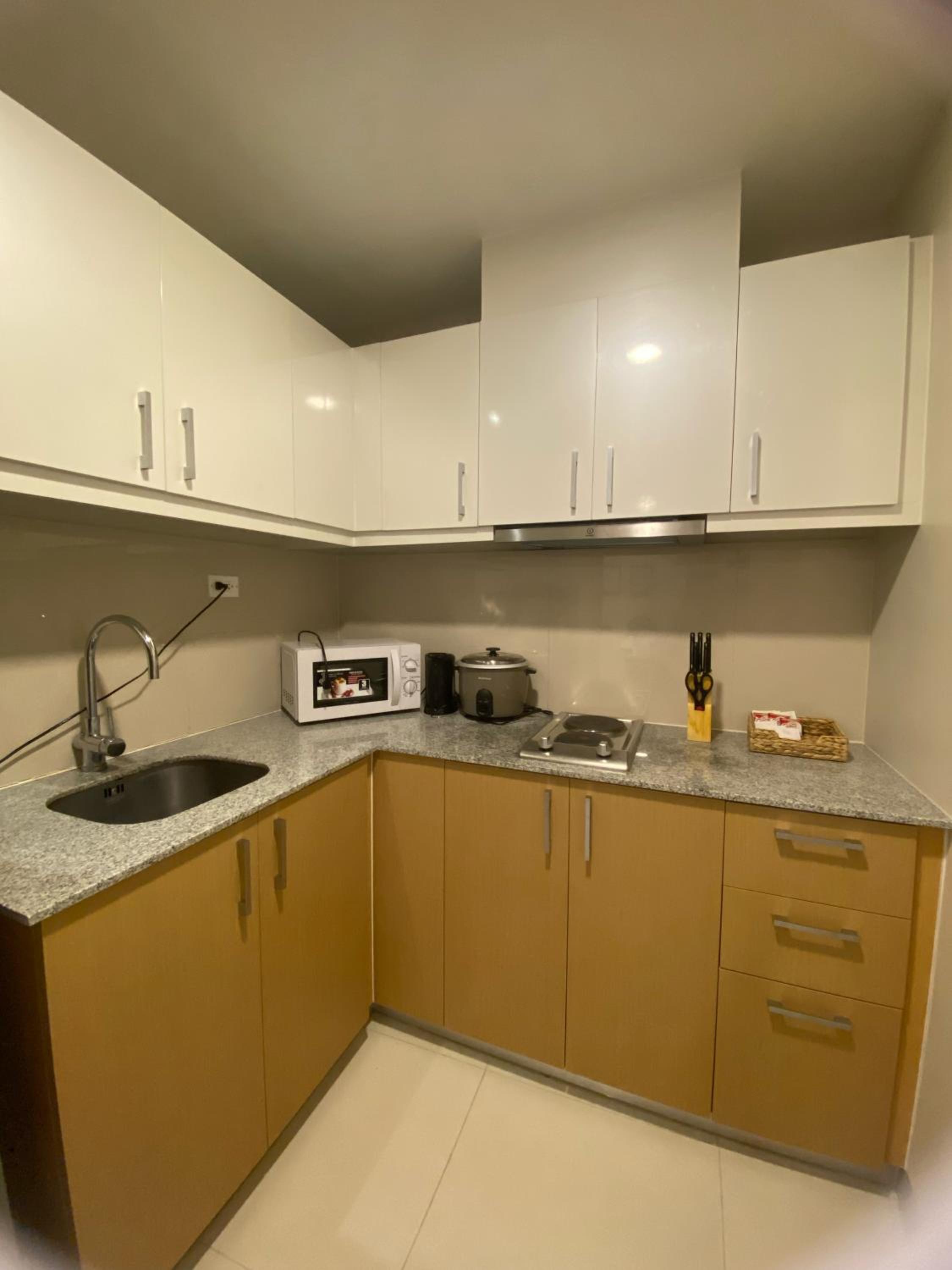 Uptown Parksuites, Manila - 13