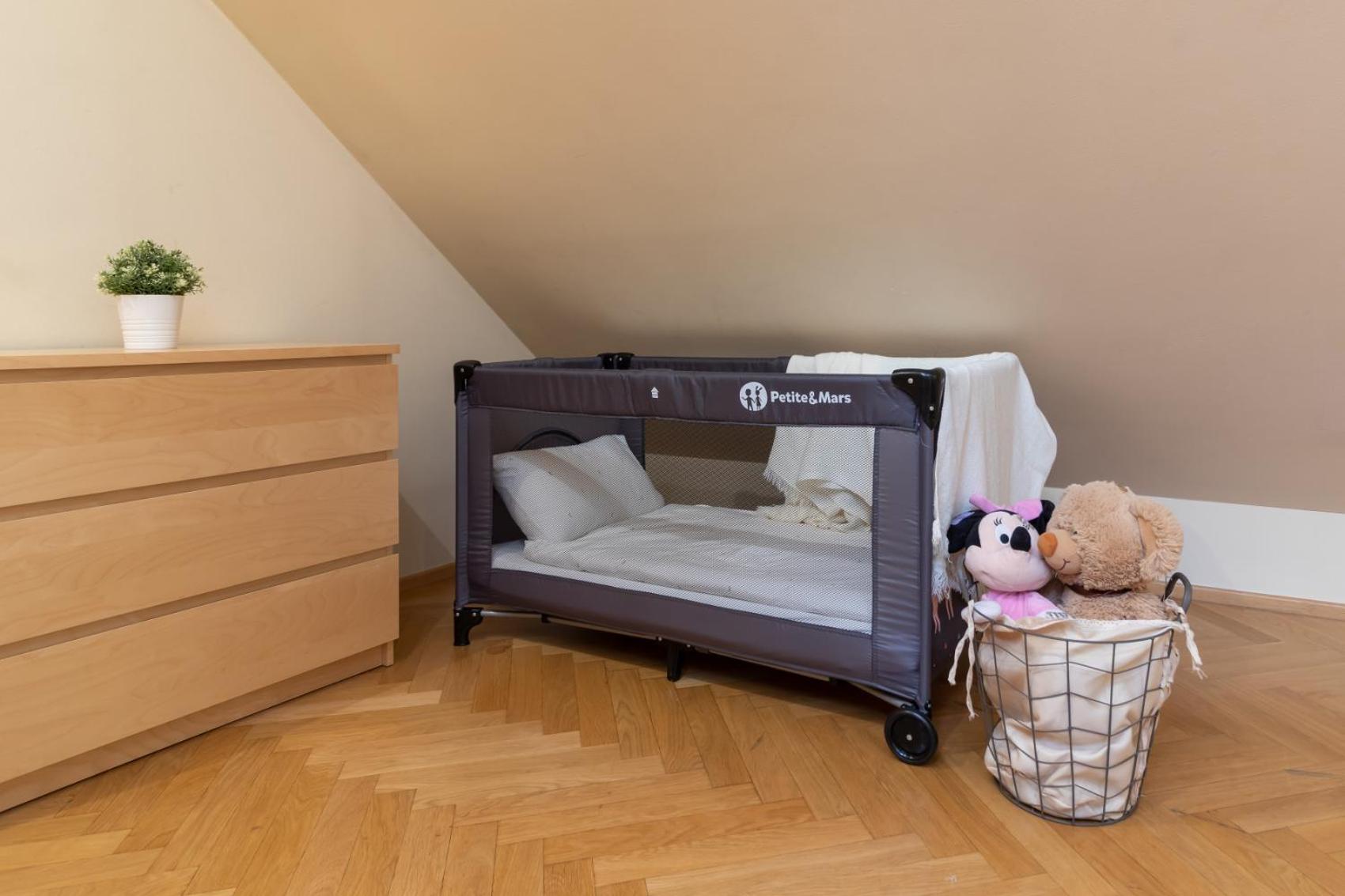 Prague Duplex 2BR Apart w. AC in New Town