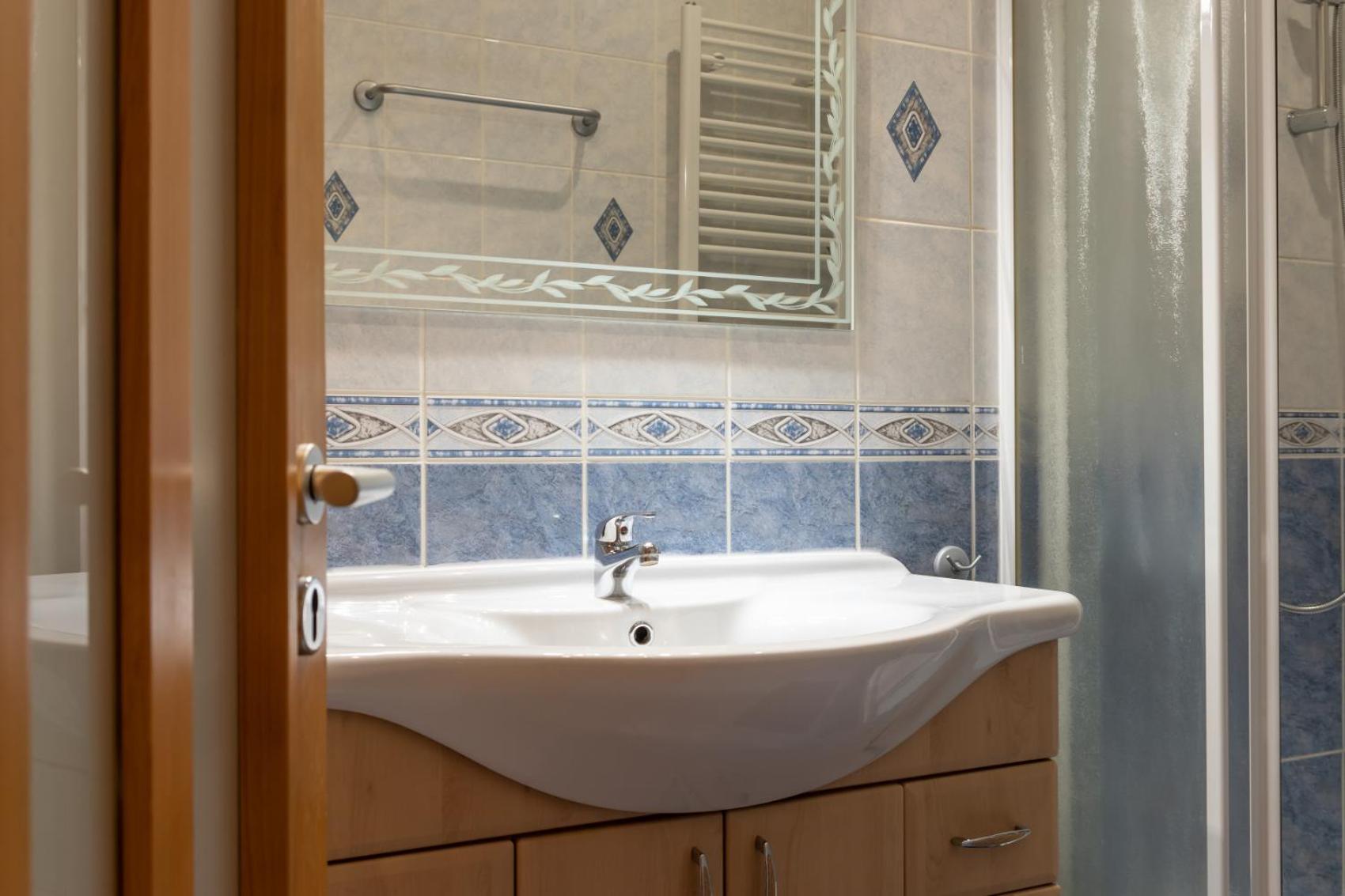 Prague Duplex 2BR Apart w. AC in New Town
