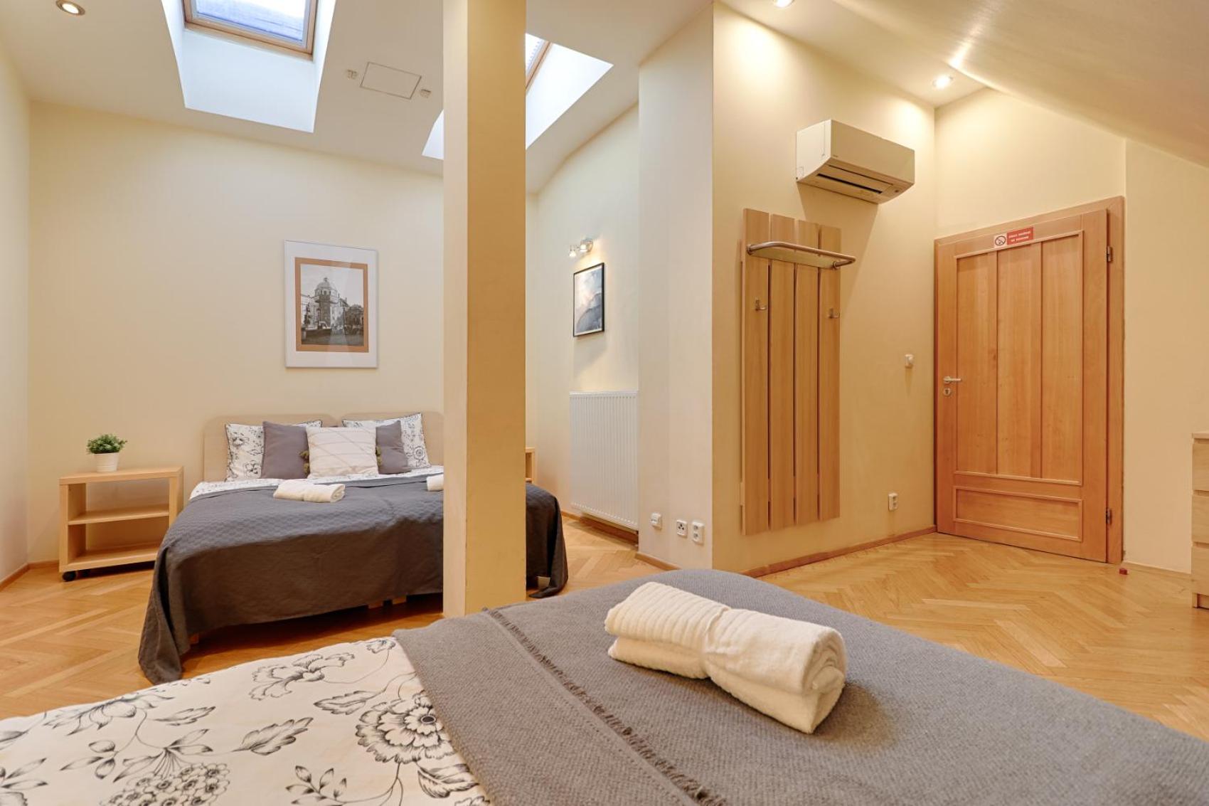 Prague Duplex 2BR Apart w. AC in New Town