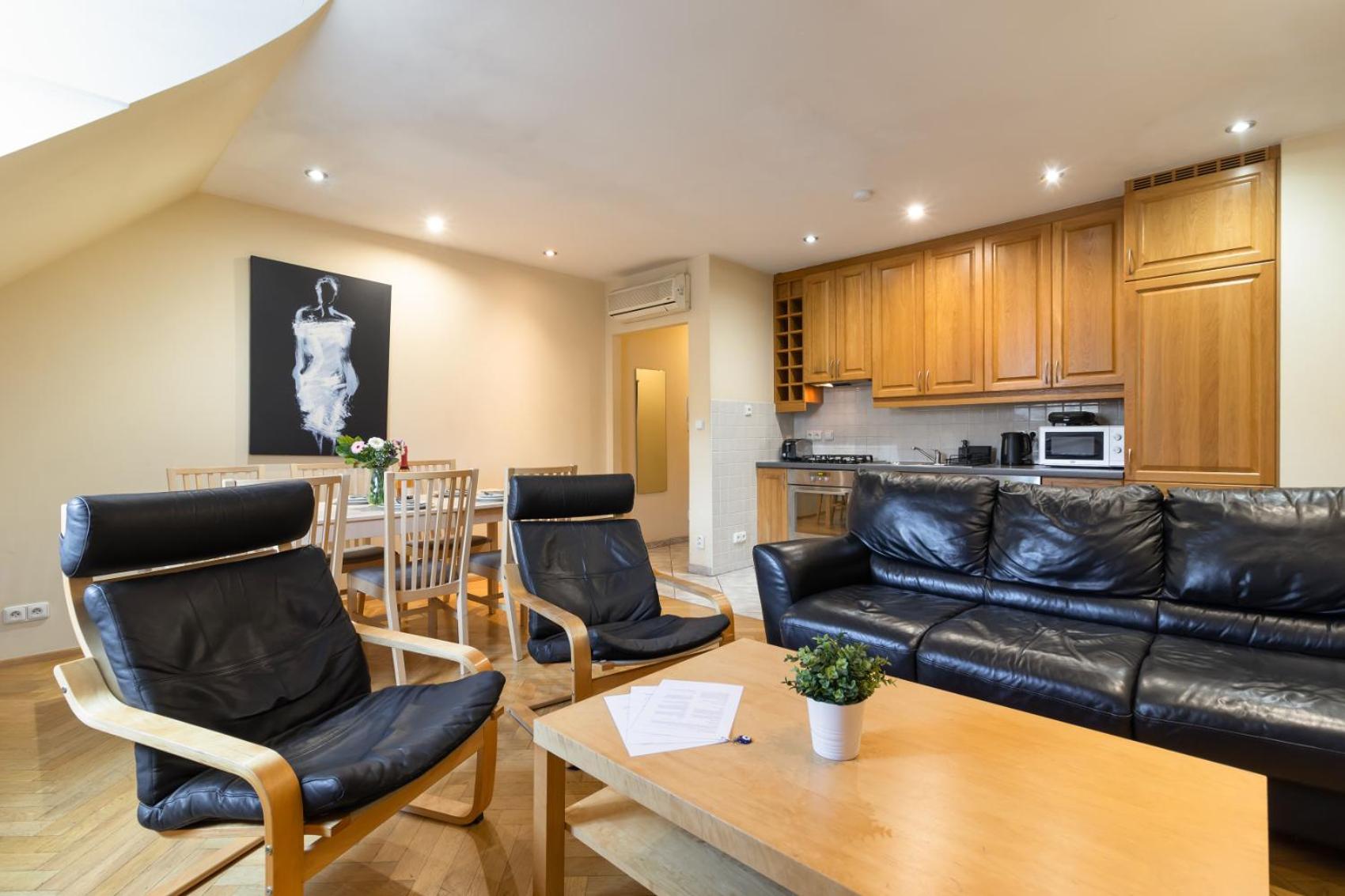 Prague Duplex 2BR Apart w. AC in New Town