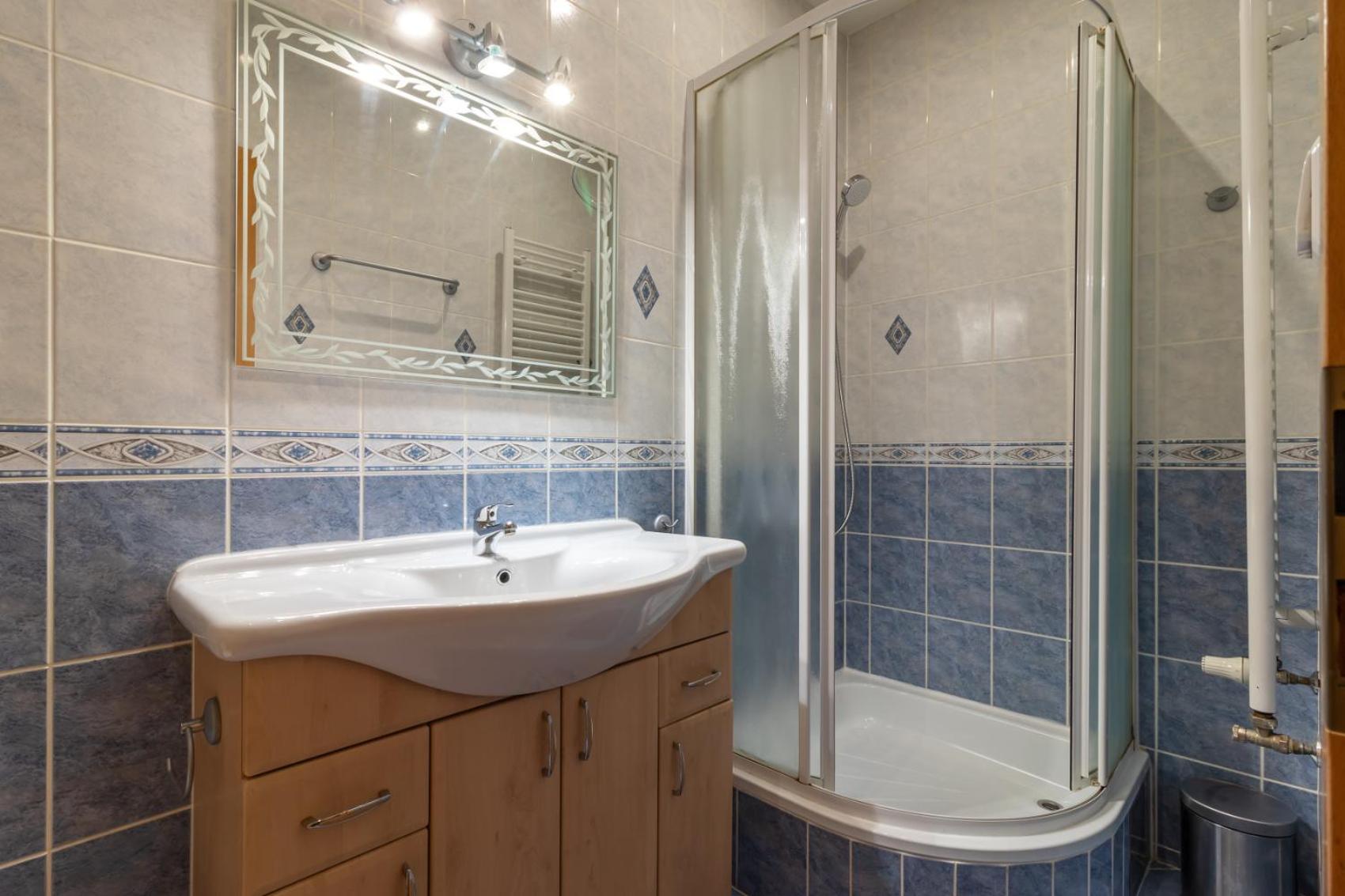 Prague Duplex 2BR Apart w. AC in New Town