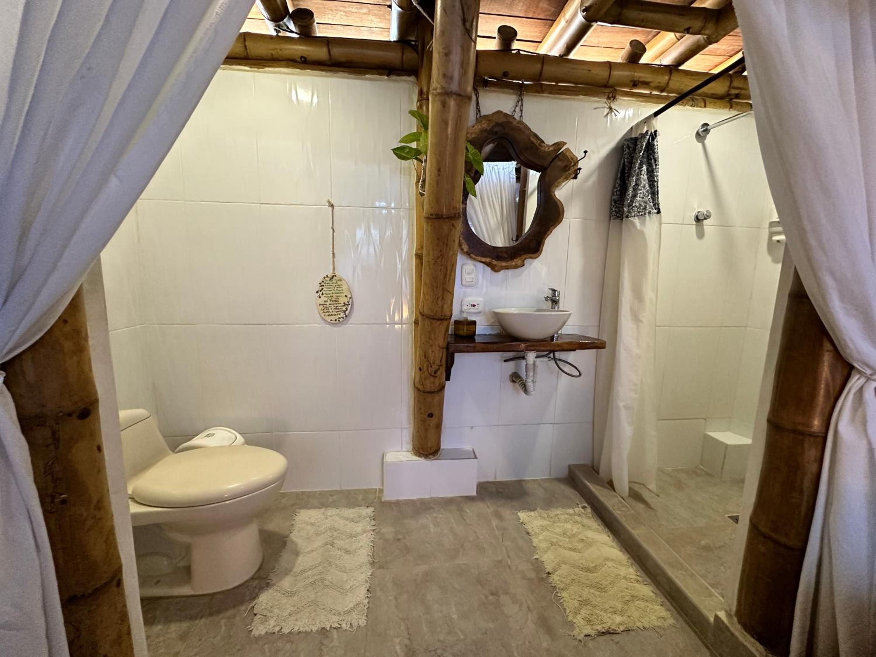 Bella Flor Hostel Palomino