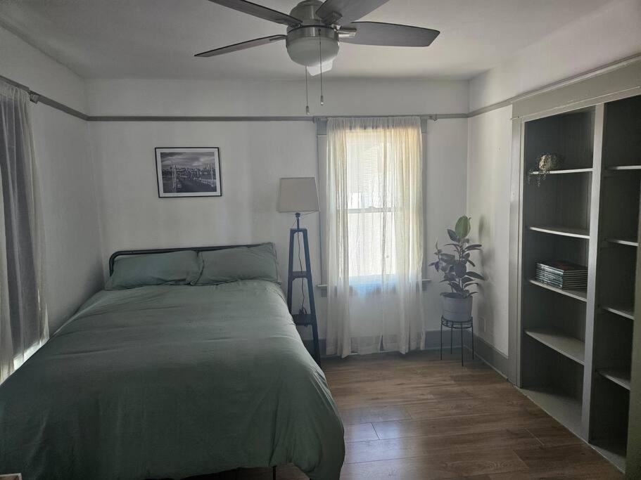 Entire home in Historic Long Beach close to shops view 4