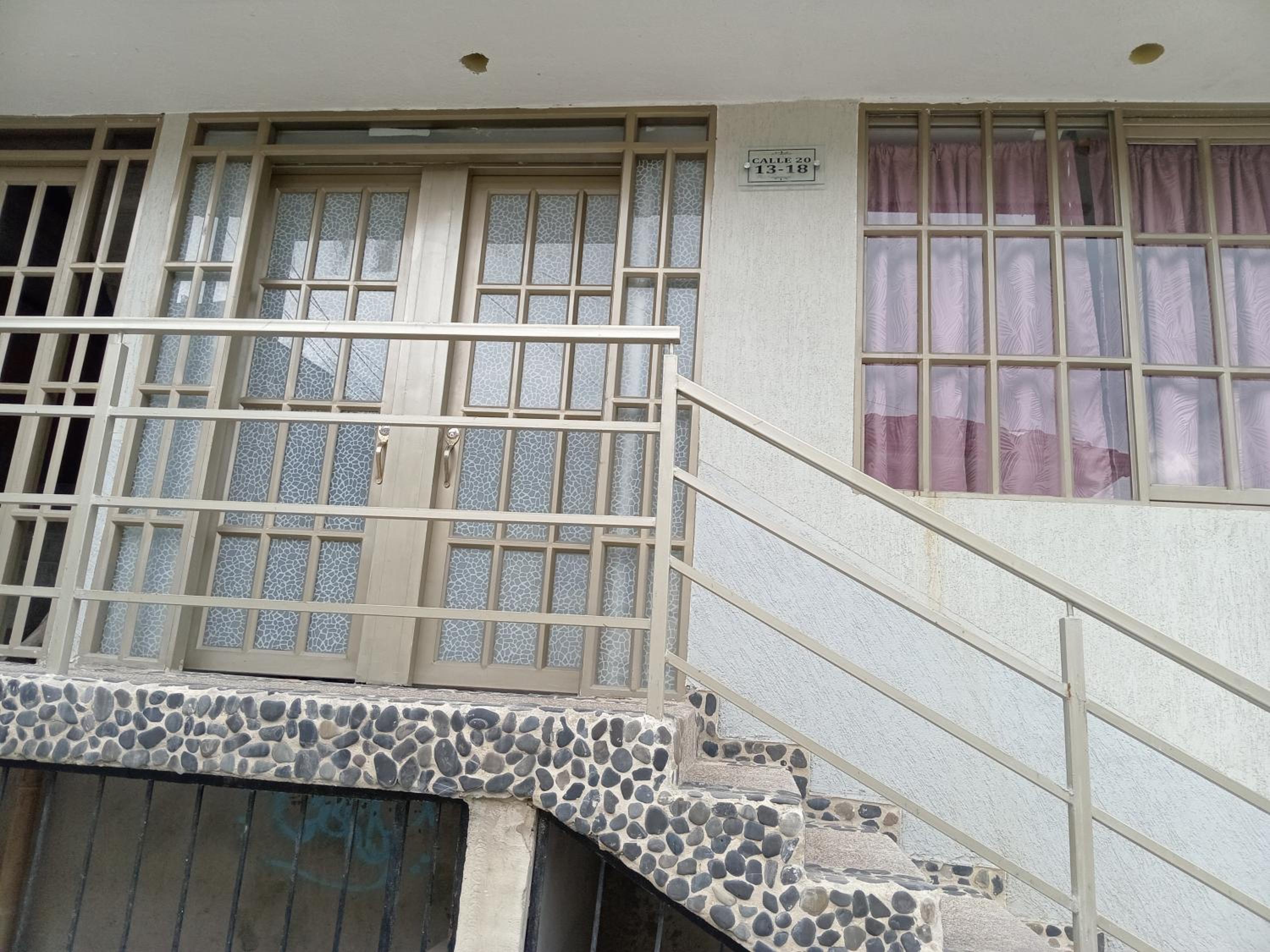 Apartamentos Familiar la 20