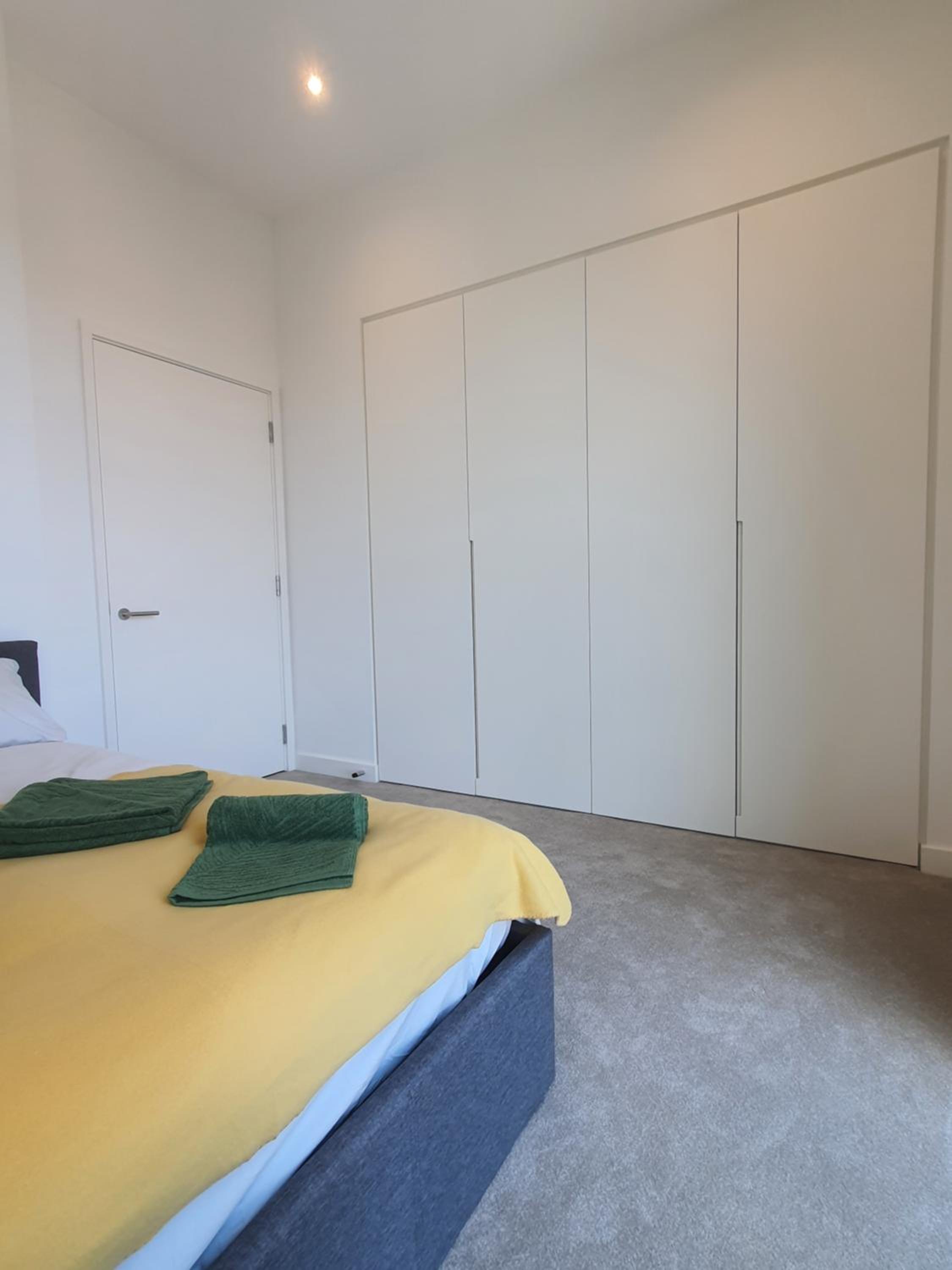 Cozy Room with Private Bathroom in Luxurious Flat