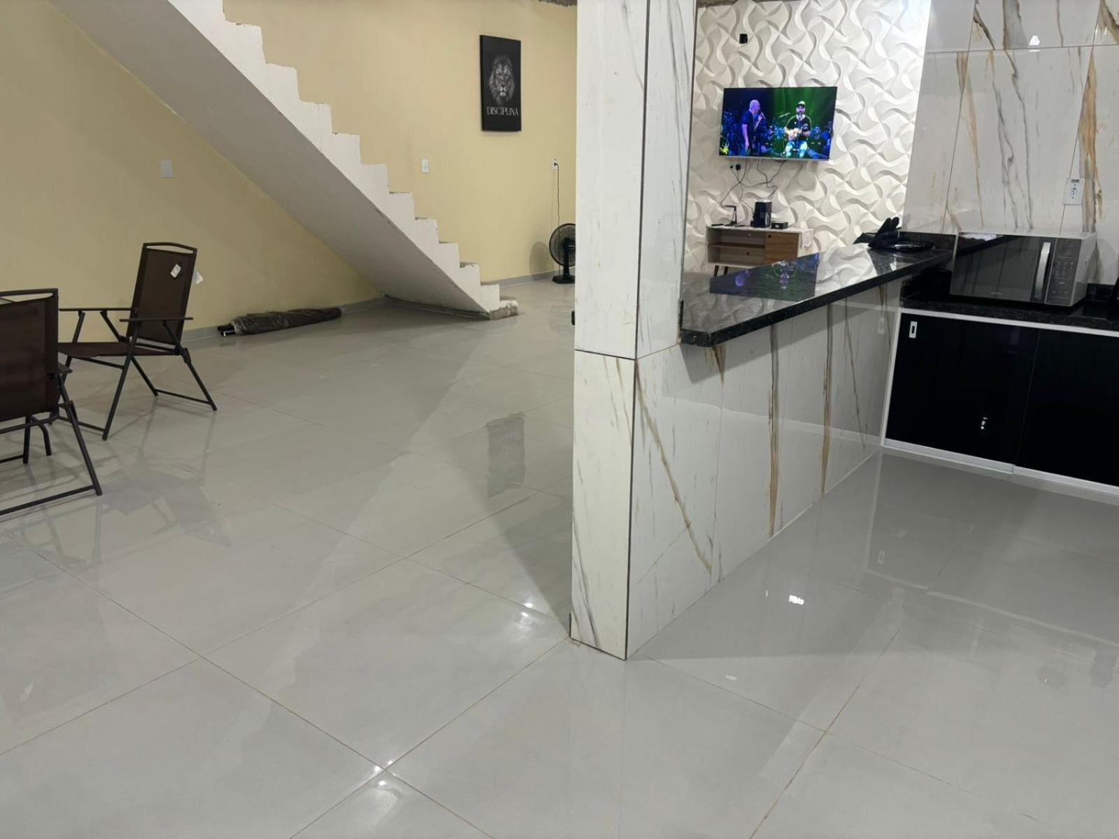 Casa com Piscina e Churrasqueira