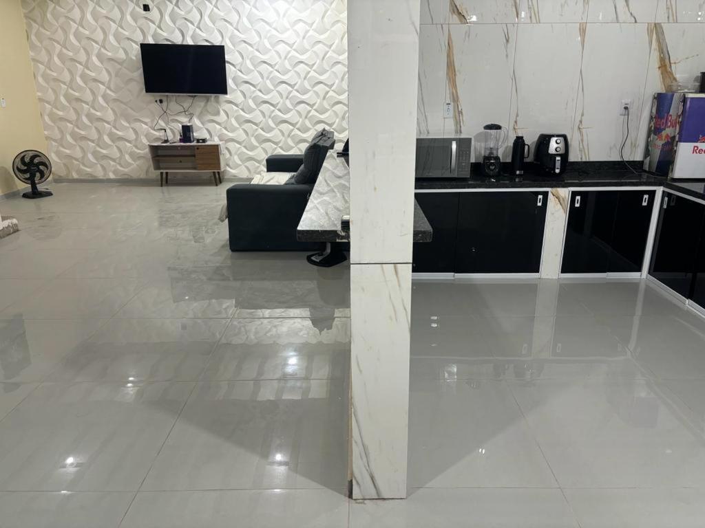 Casa com Piscina e Churrasqueira