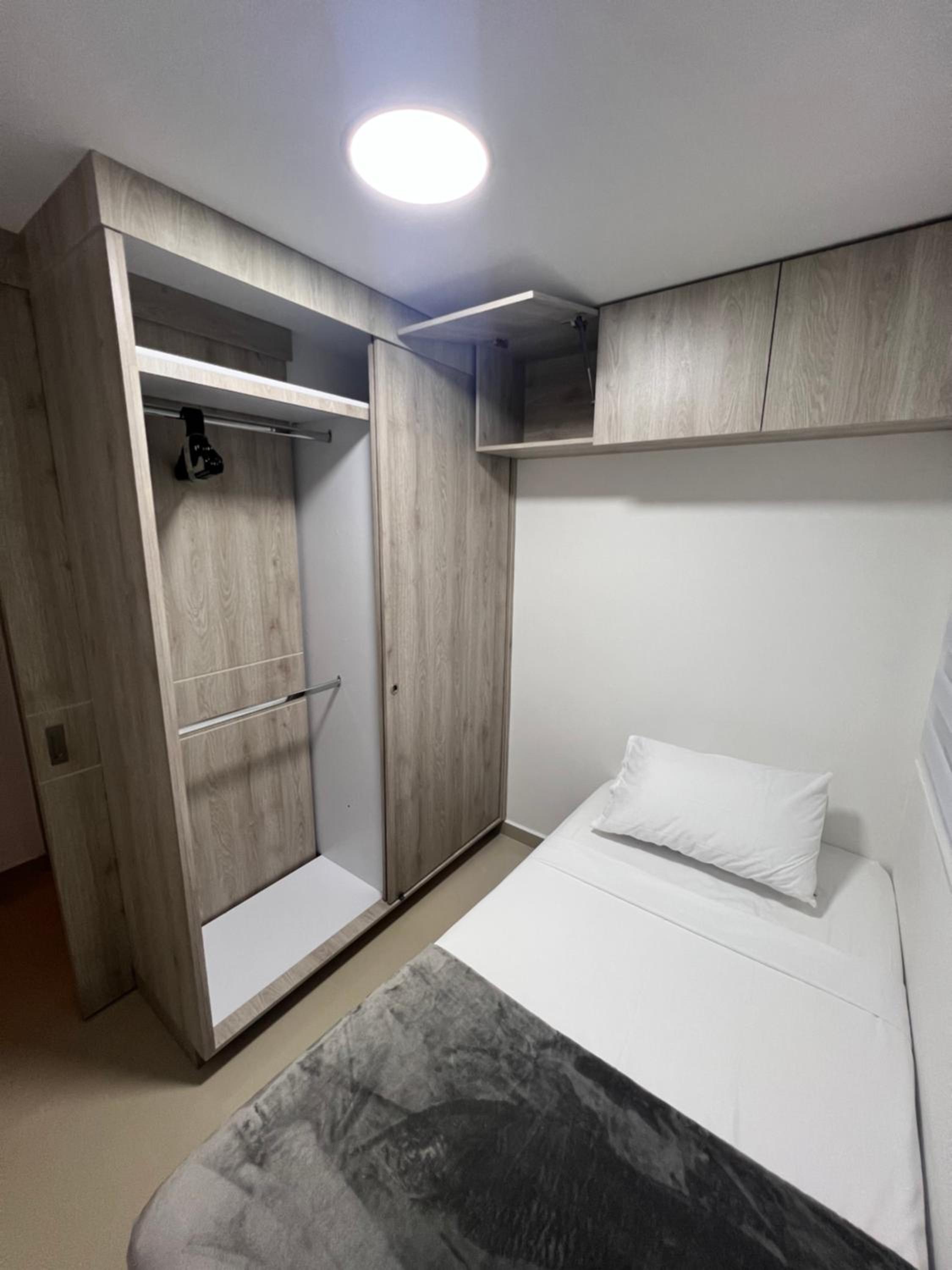 CALI Acogedor y Completo, Apto cerca de Jardin plaza, con piscina, parqueadero y aire acondicionado