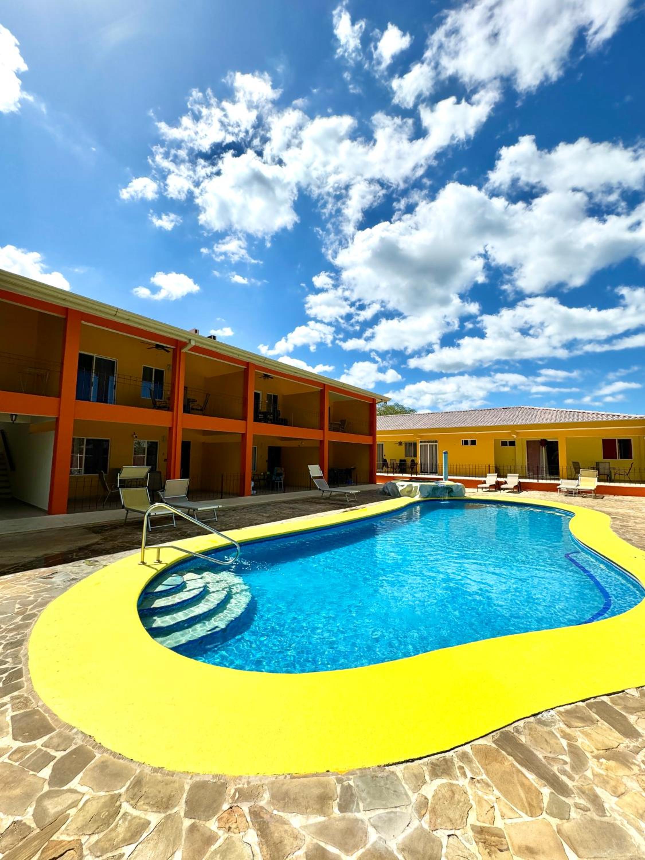 Discounted - Hermosa Paradise Mins from beach