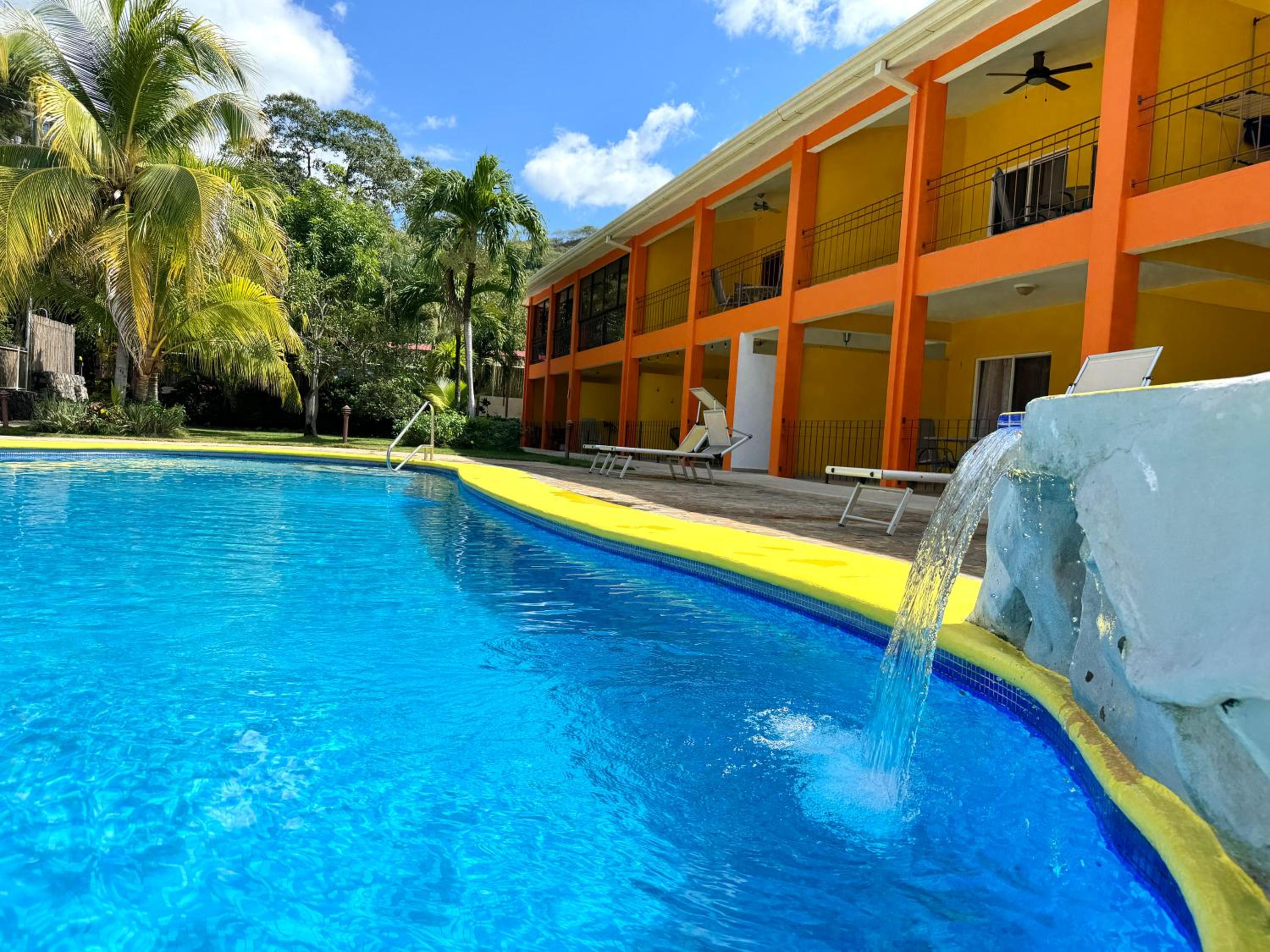 Discounted - Hermosa Paradise Mins from beach