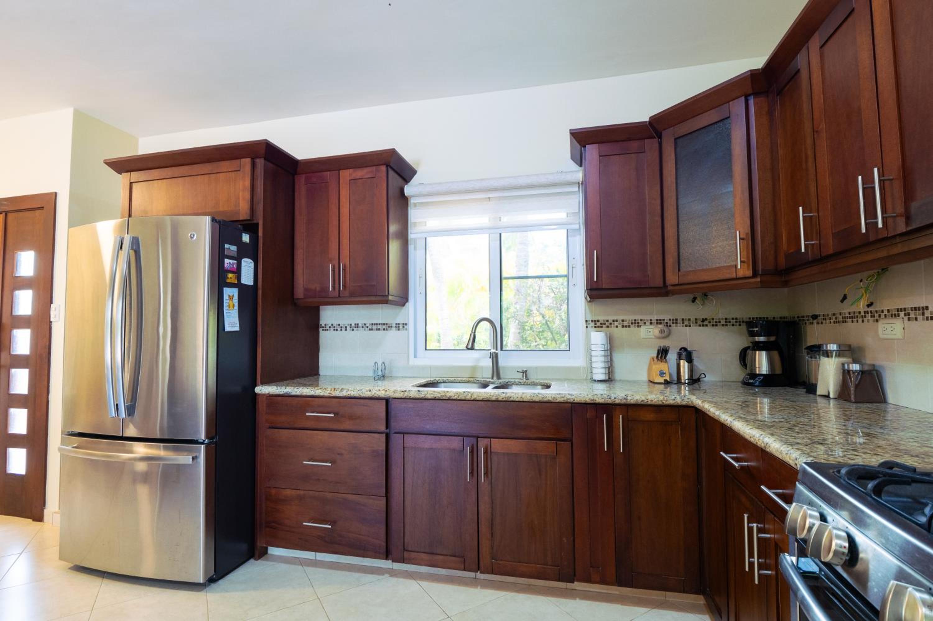 Chic Villa with King Room BBQ Pool Restaurant Shuttle