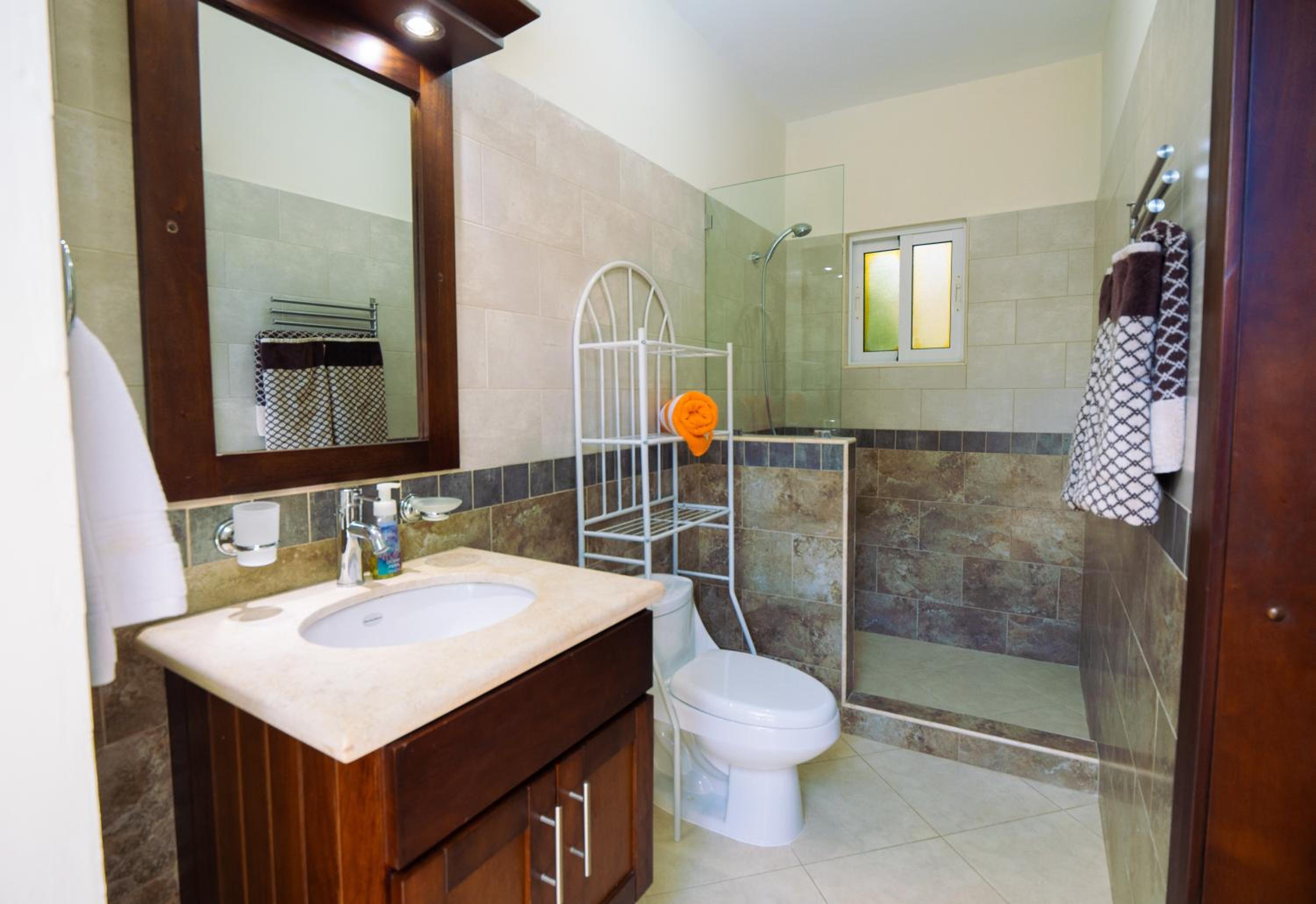 Chic Villa with King Room BBQ Pool Restaurant Shuttle
