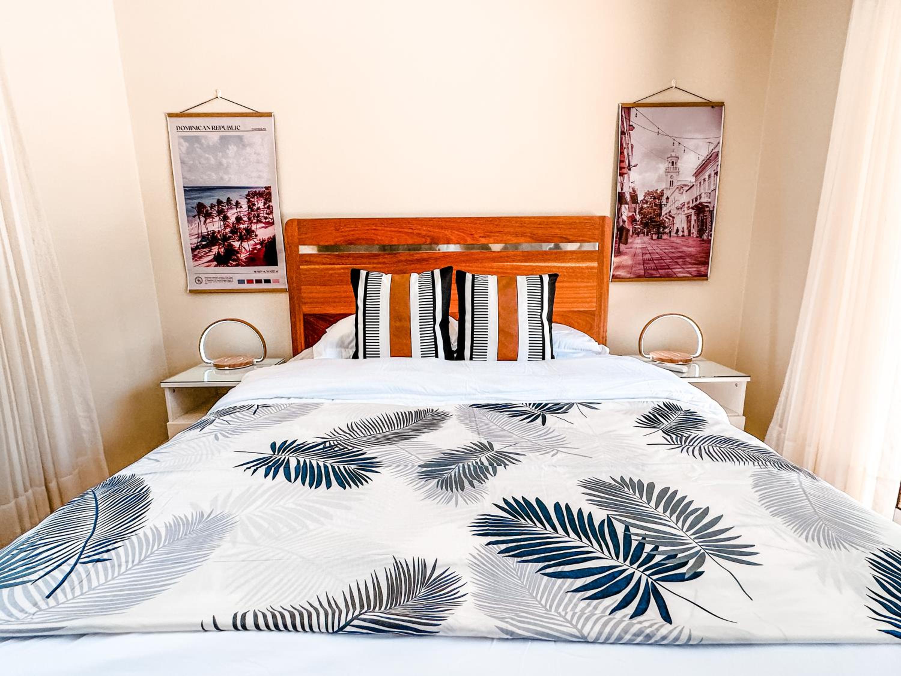 Chic Villa with King Room BBQ Pool Restaurant Shuttle
