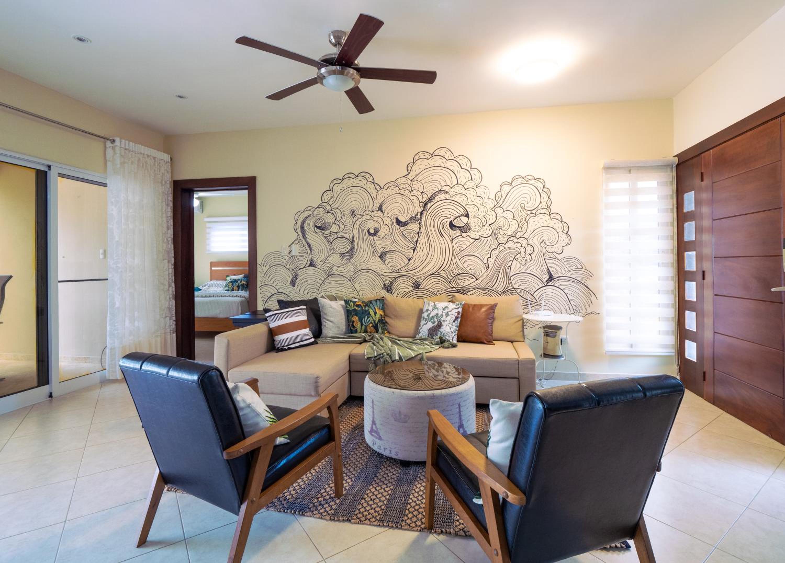 Chic Villa with King Room BBQ Pool Restaurant Shuttle