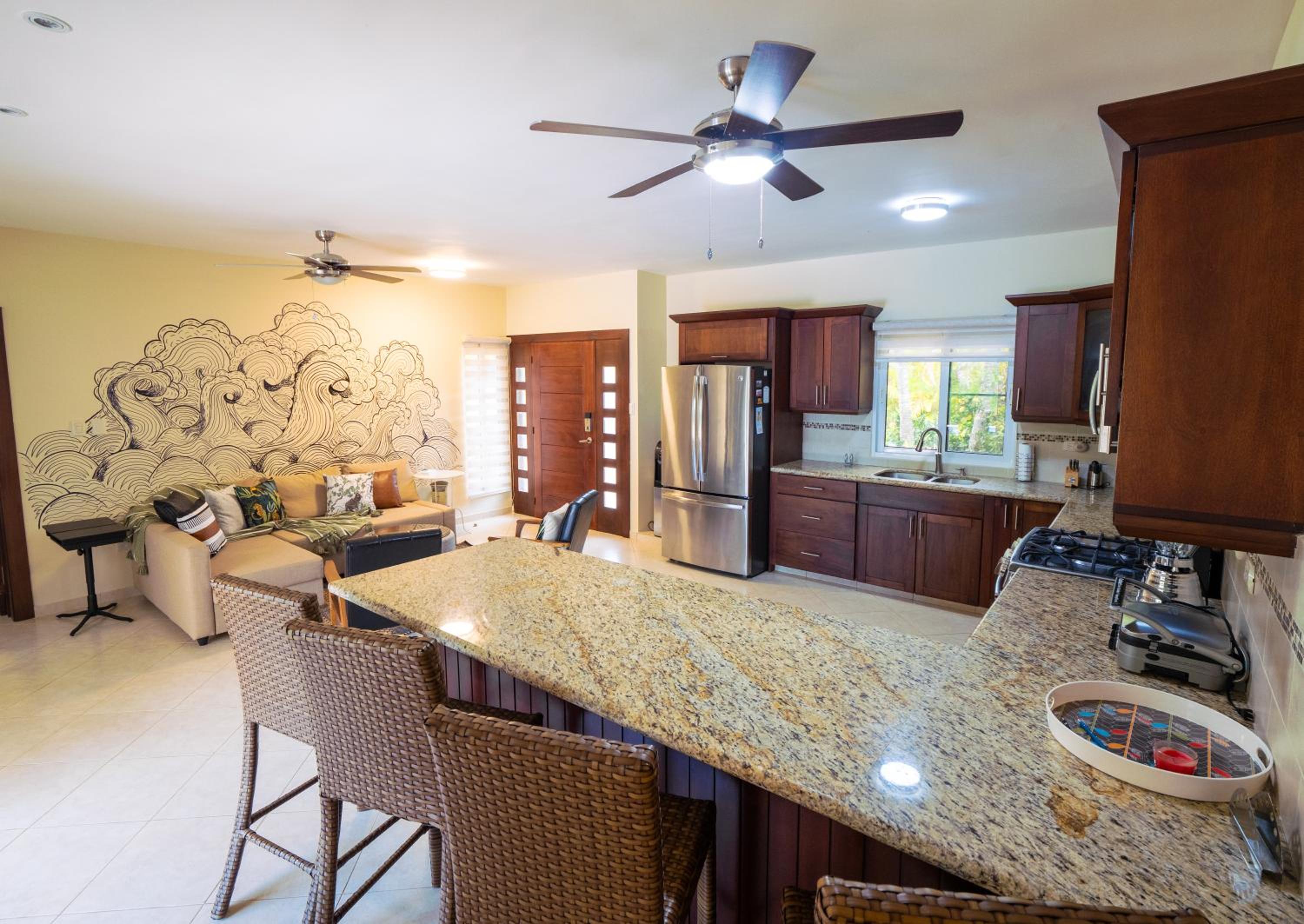 Chic Villa with King Room BBQ Pool Restaurant Shuttle