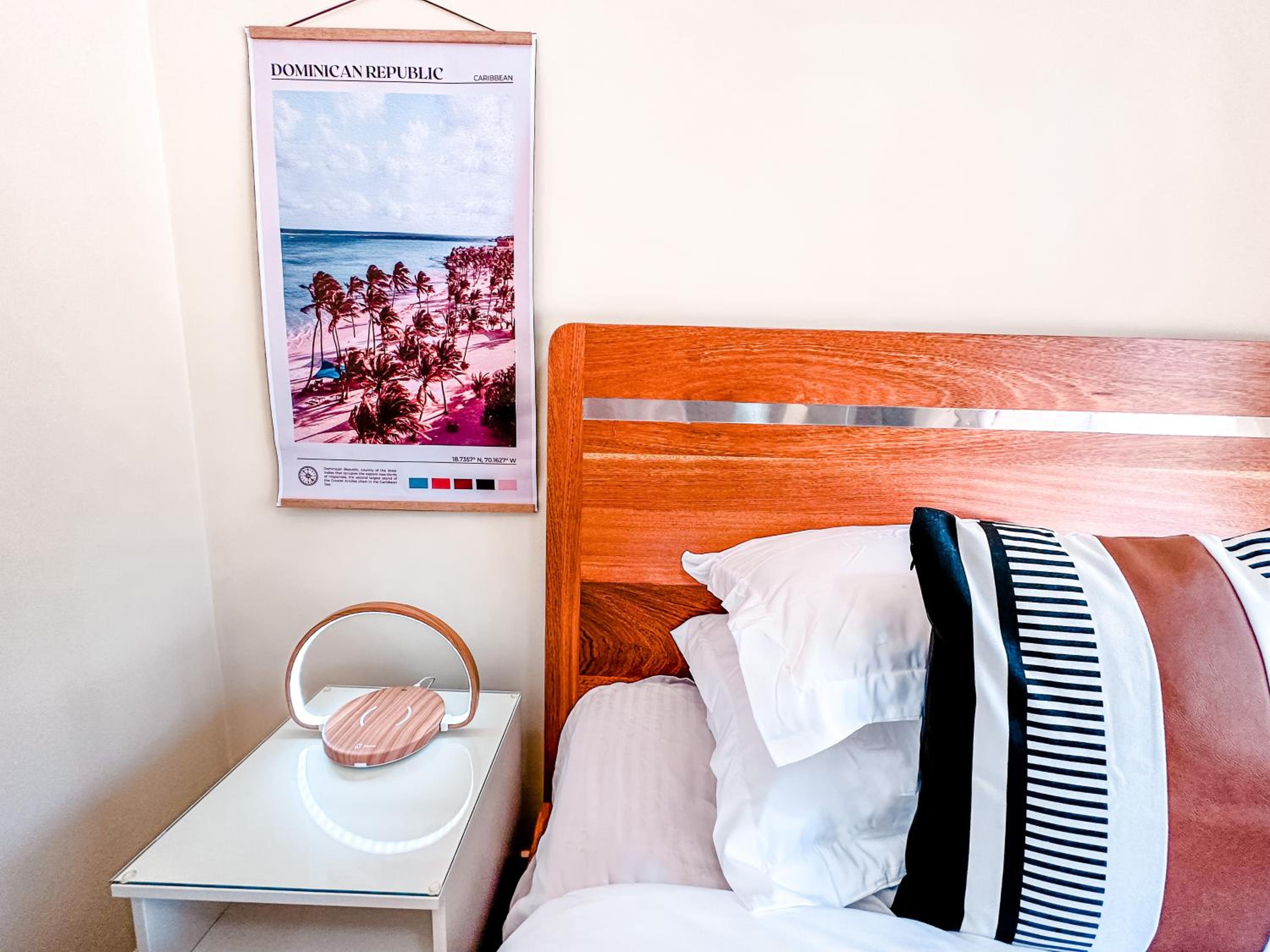 Chic Villa with King Room BBQ Pool Restaurant Shuttle