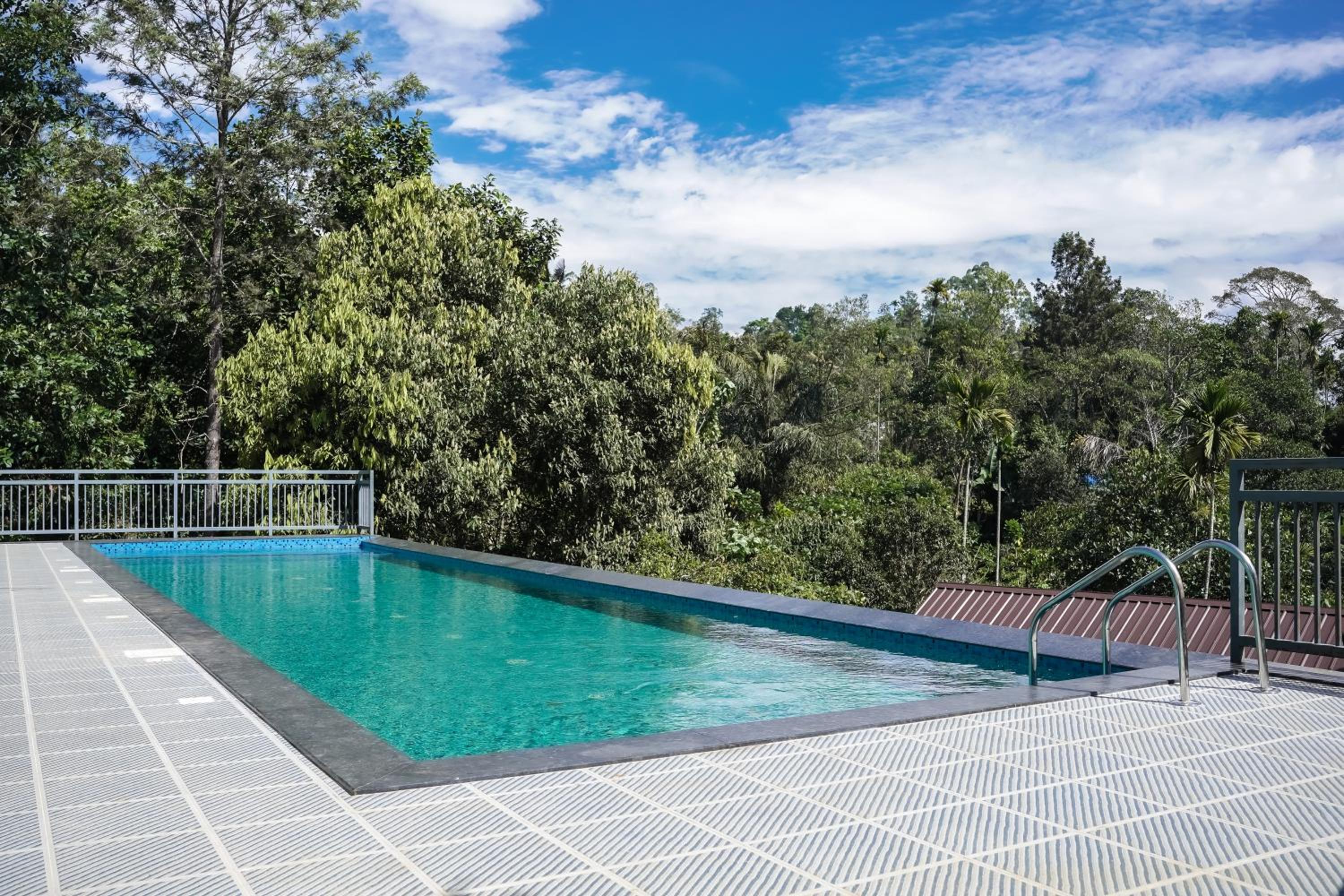 Munnar Ice Queen Resorts view 3