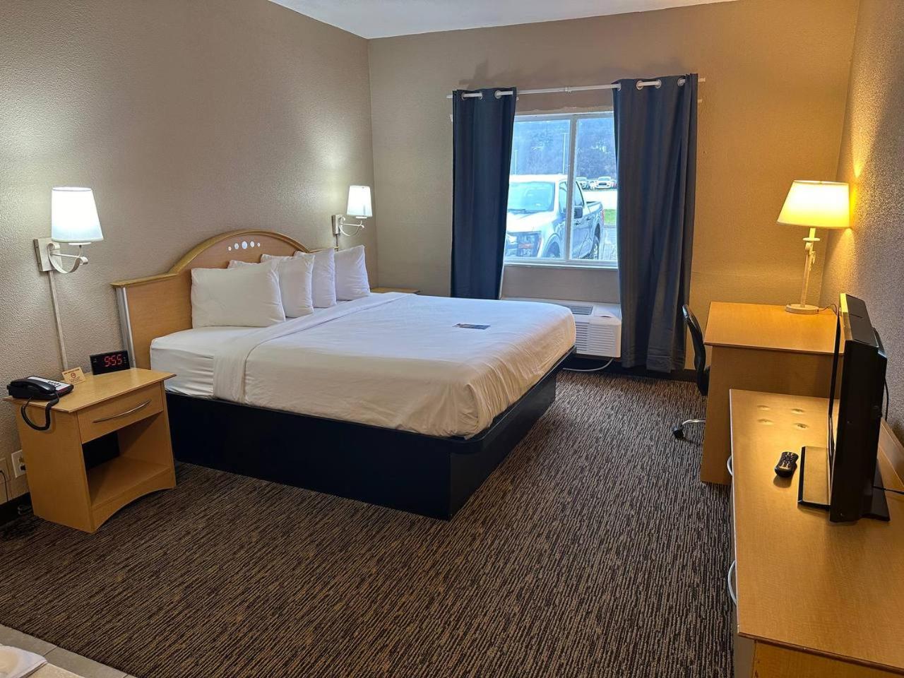 Baymont by Wyndham Lawrenceburg, Photo 11