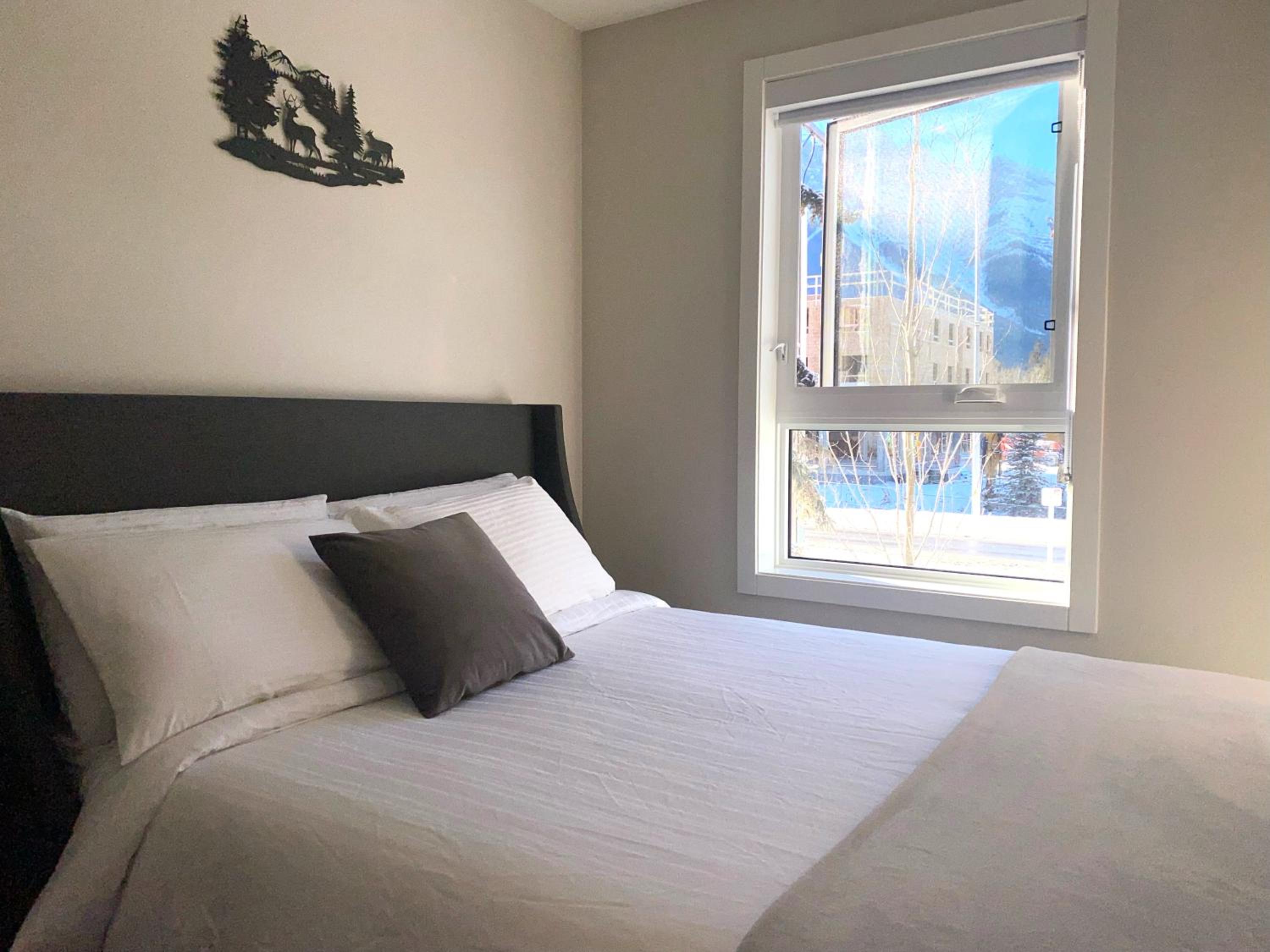 Brand New 2BR Condo with Outdoor Swimming Pool and Hot Tub