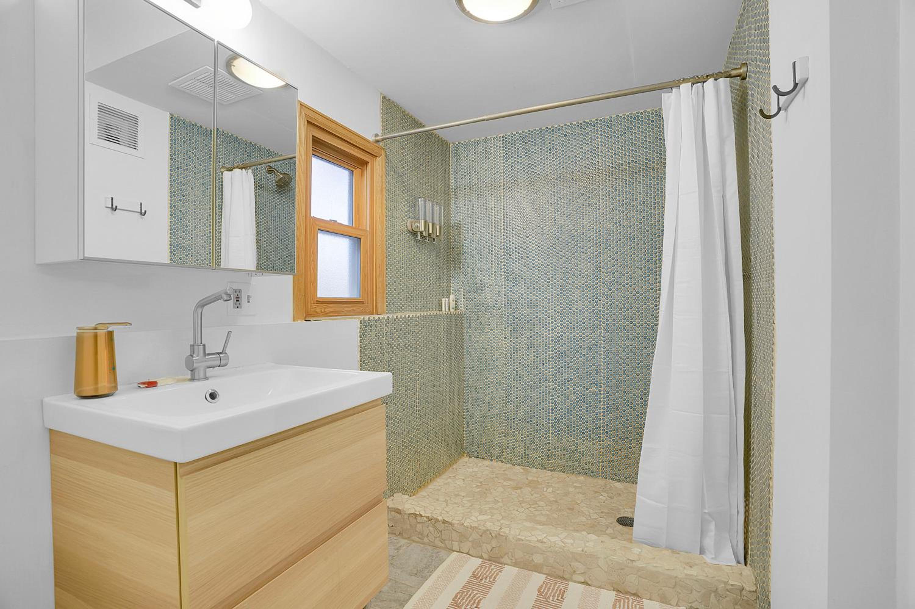 Beautiful Historic House in Central Longmont, photo 12
