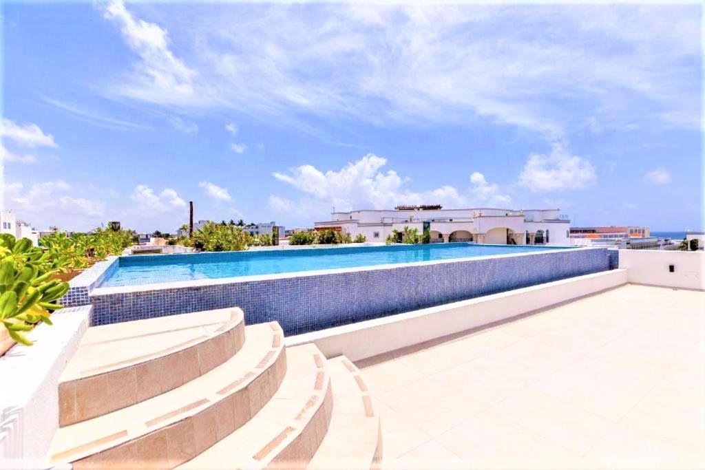 Infinito Condos by PlayaSky view 4
