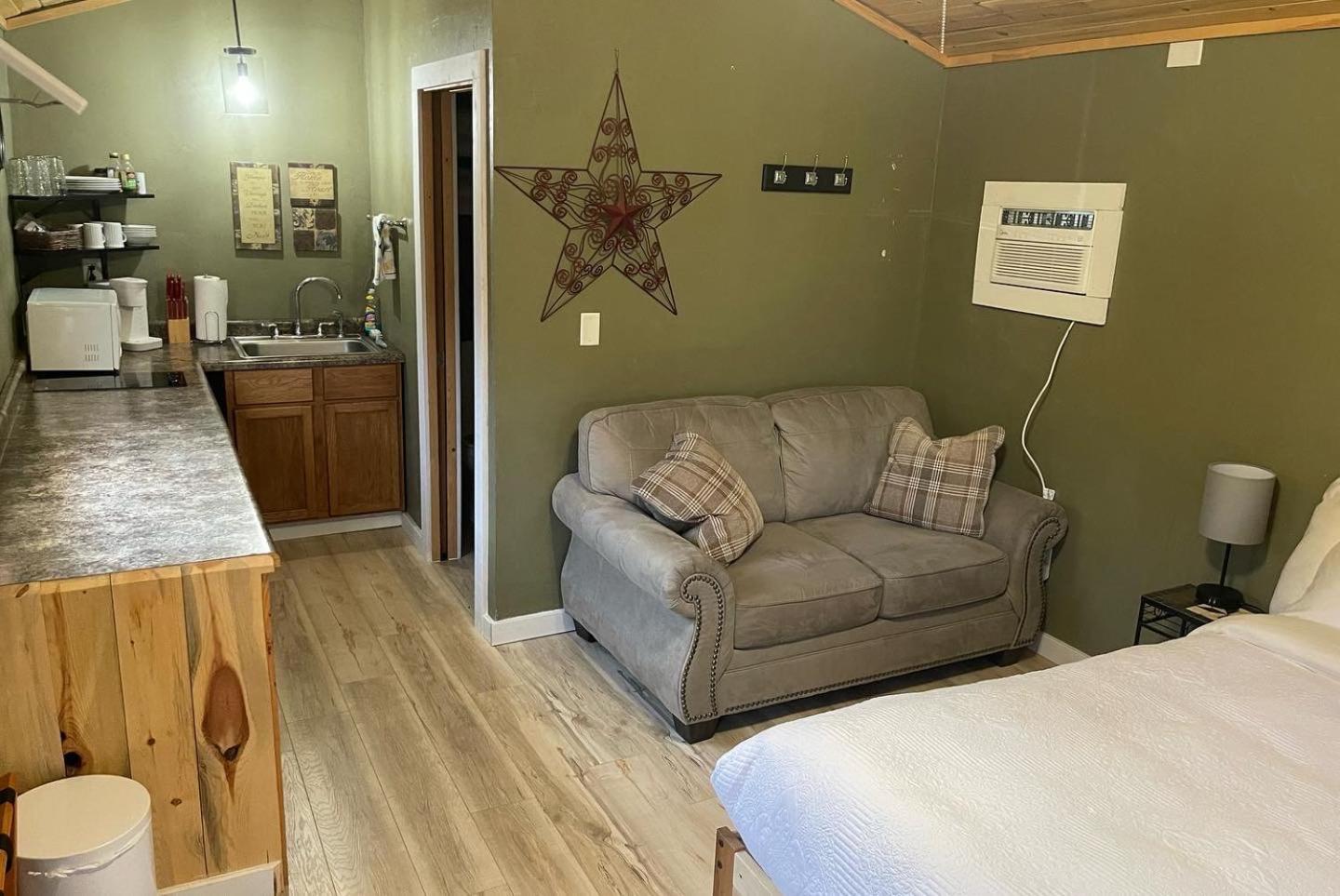 Eagle’s Landing Lodge view 3