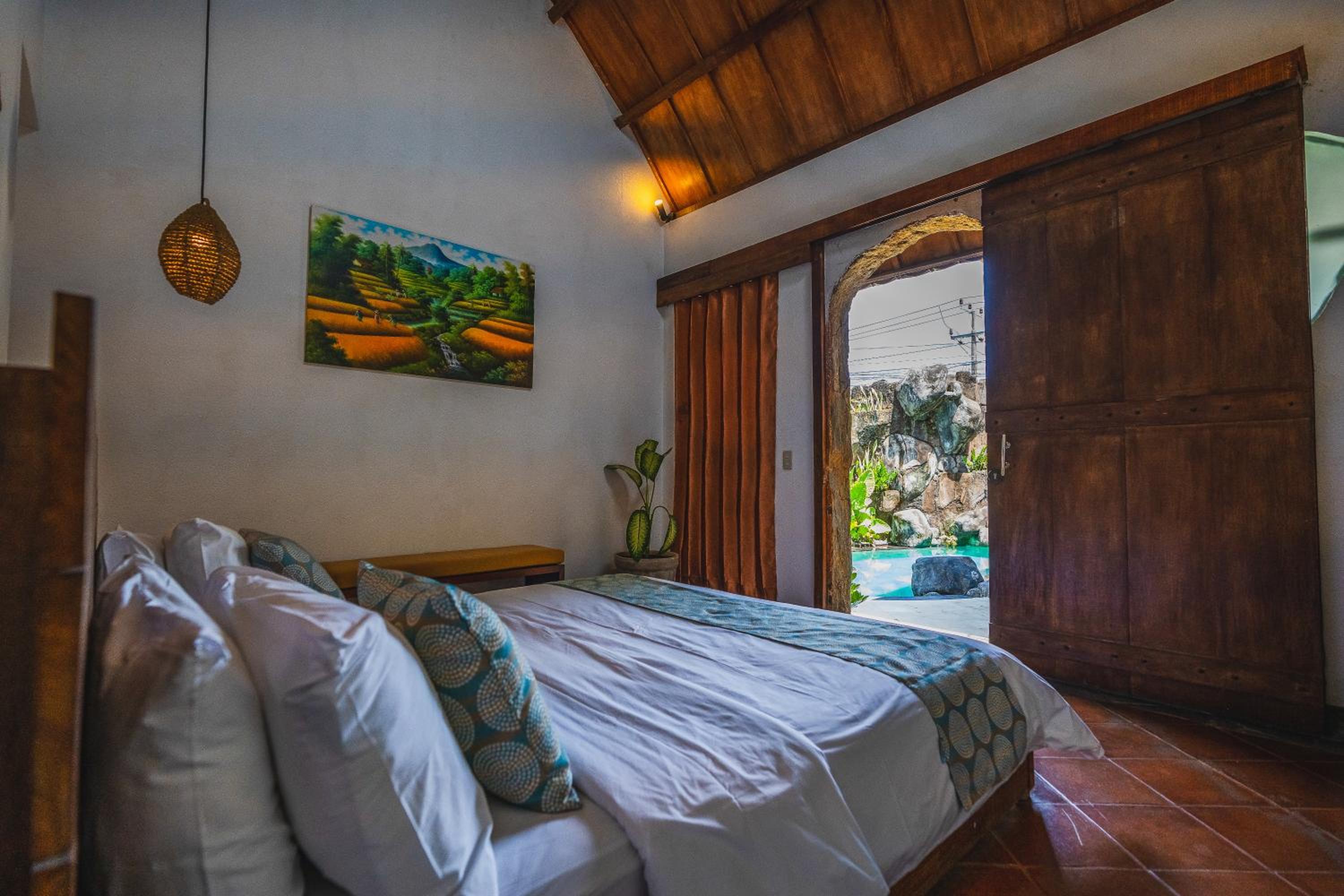 Tropical Villa Flintstones view 2