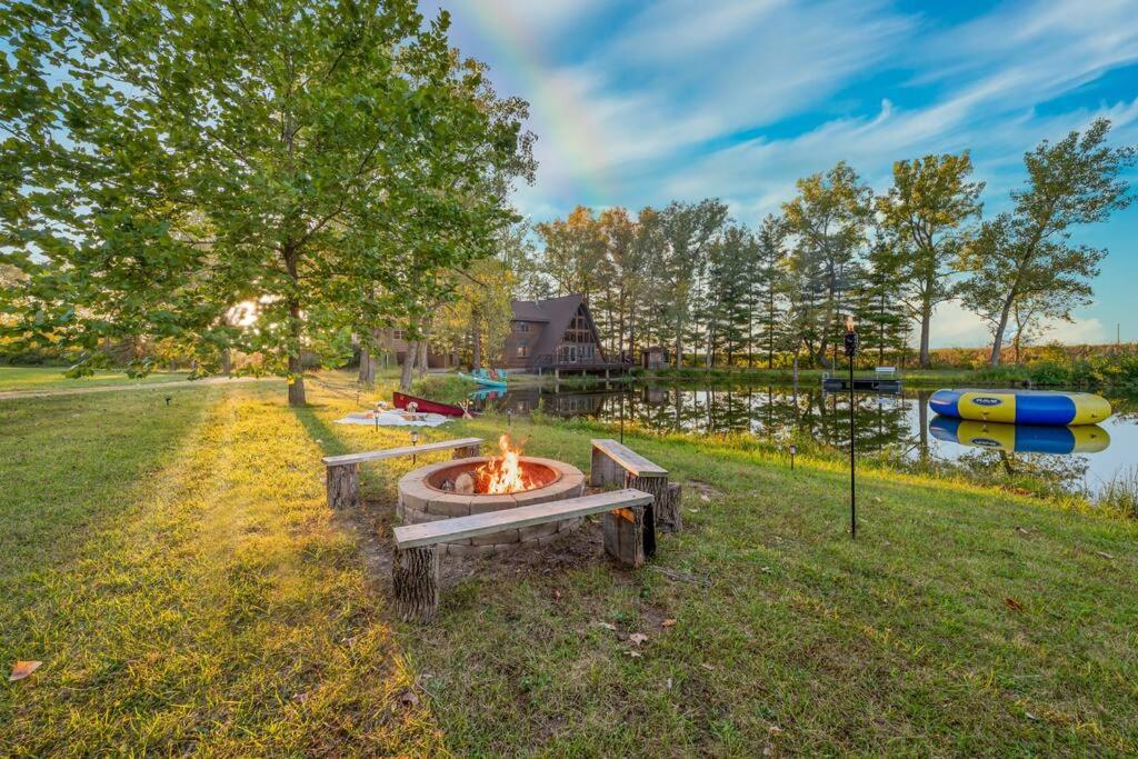 Secluded Waterfront A-Frame Cabin w/ Pvt Lake - Property Image 10